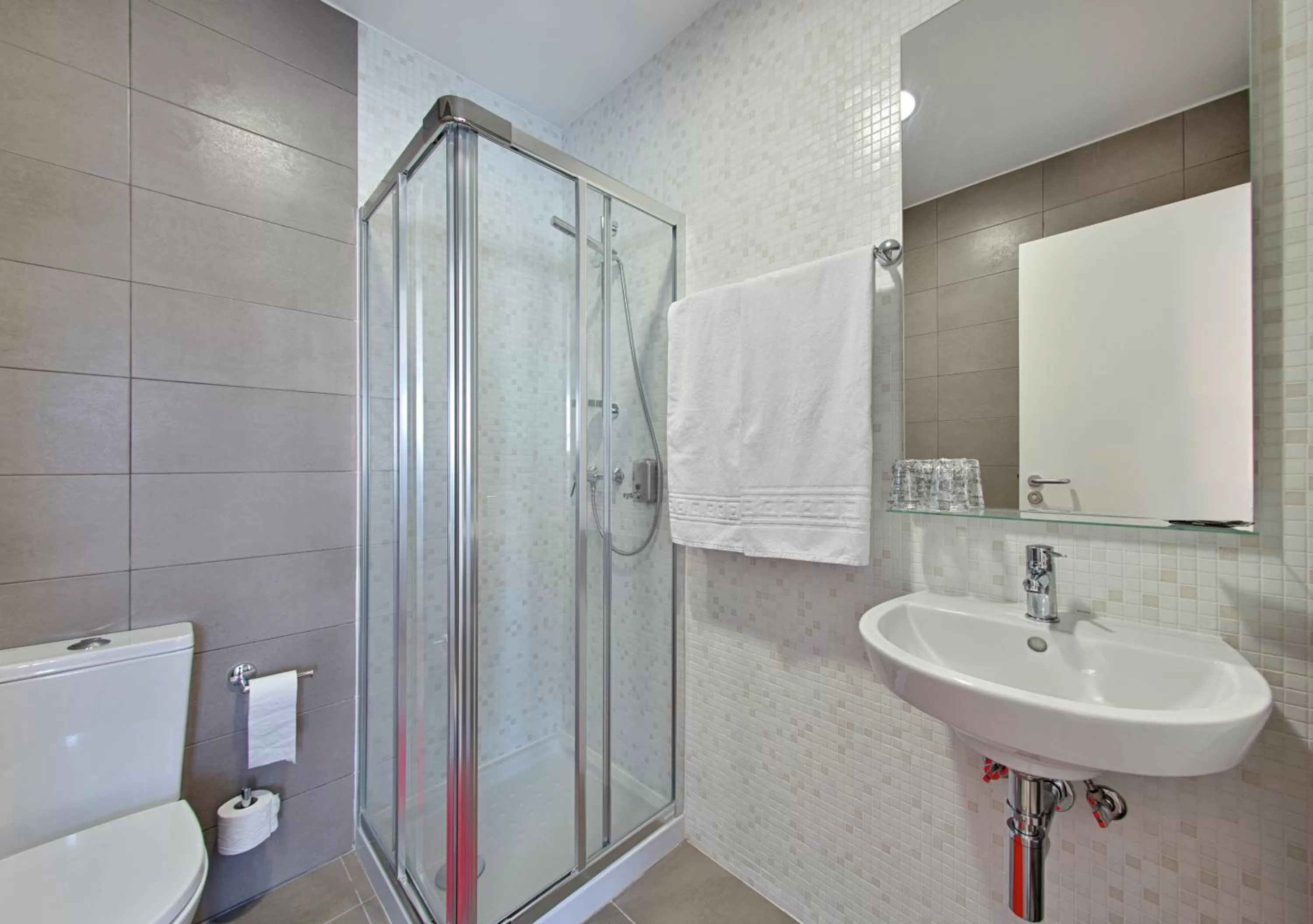 Toilet in Hotel do Mercado