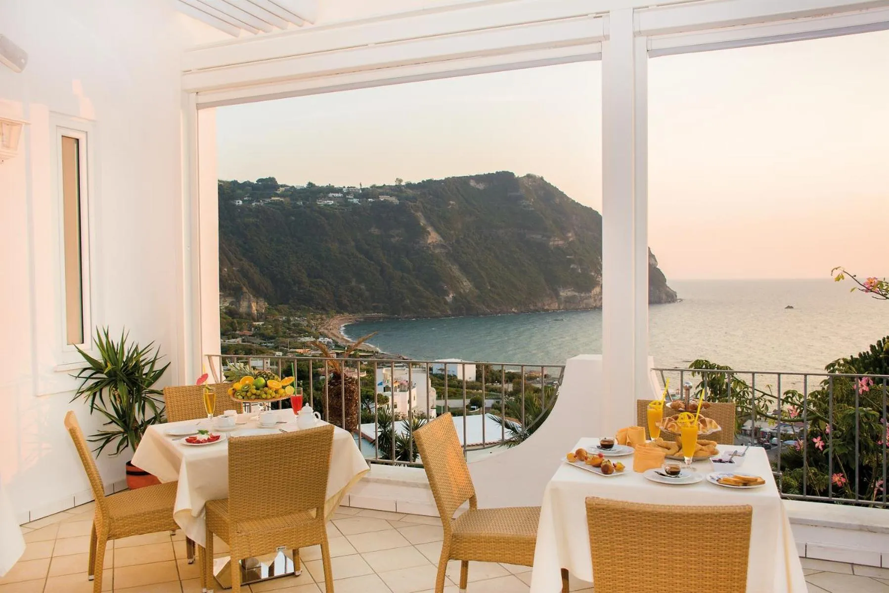 Restaurant/places to eat in Hotel Capizzo