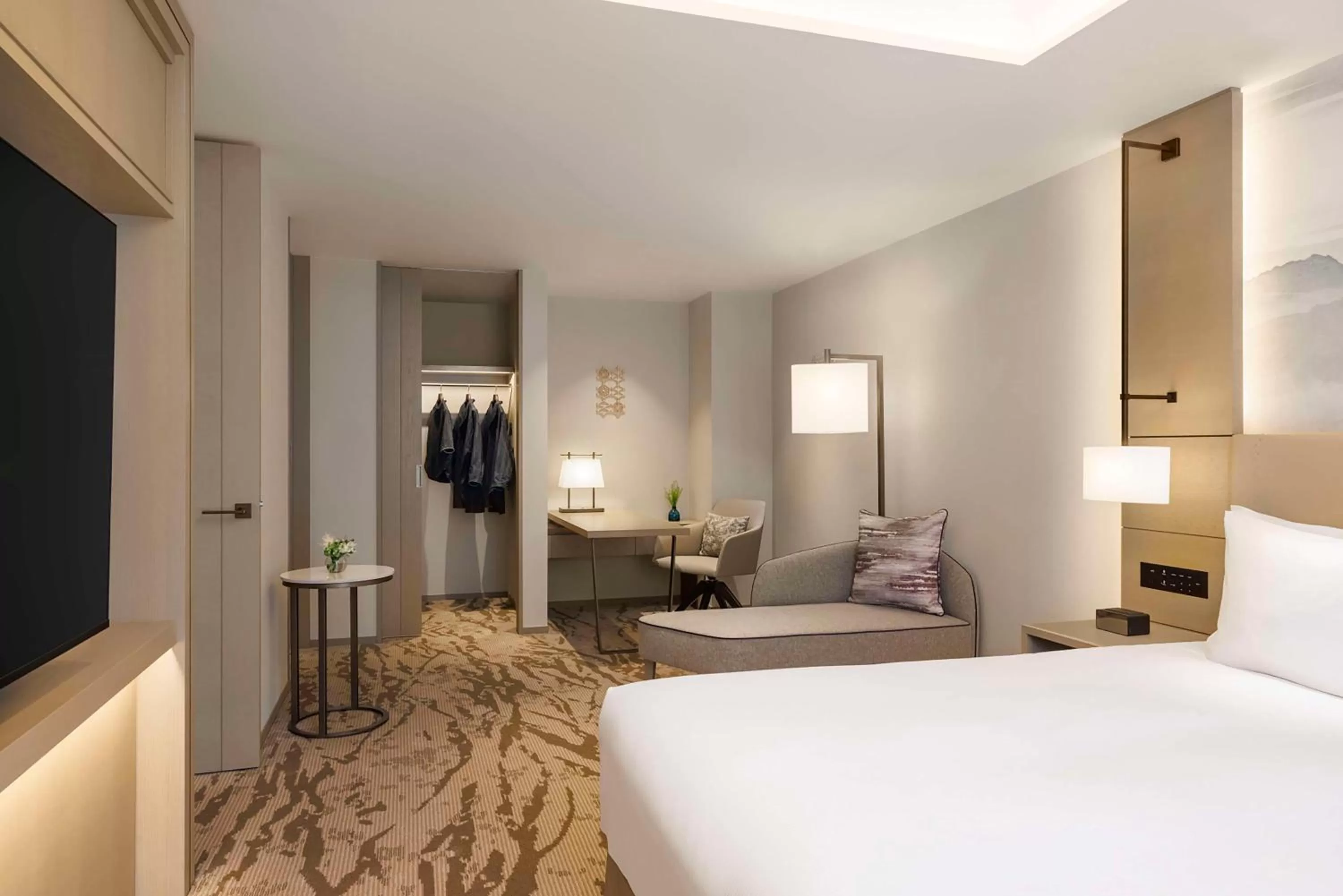 Bed in DoubleTree by Hilton Toyama