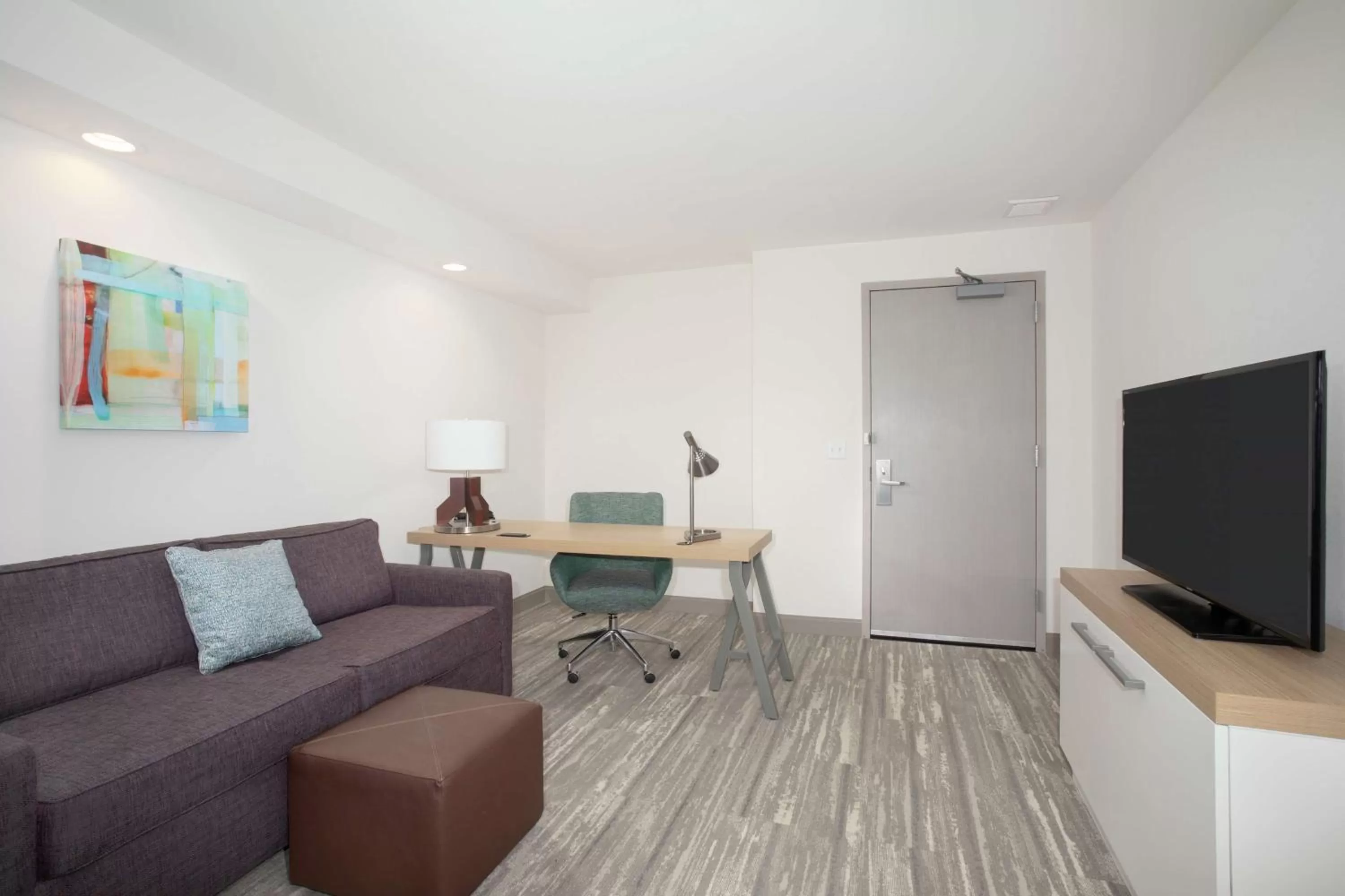 Bedroom in Hilton Garden Inn Omaha Aksarben Village