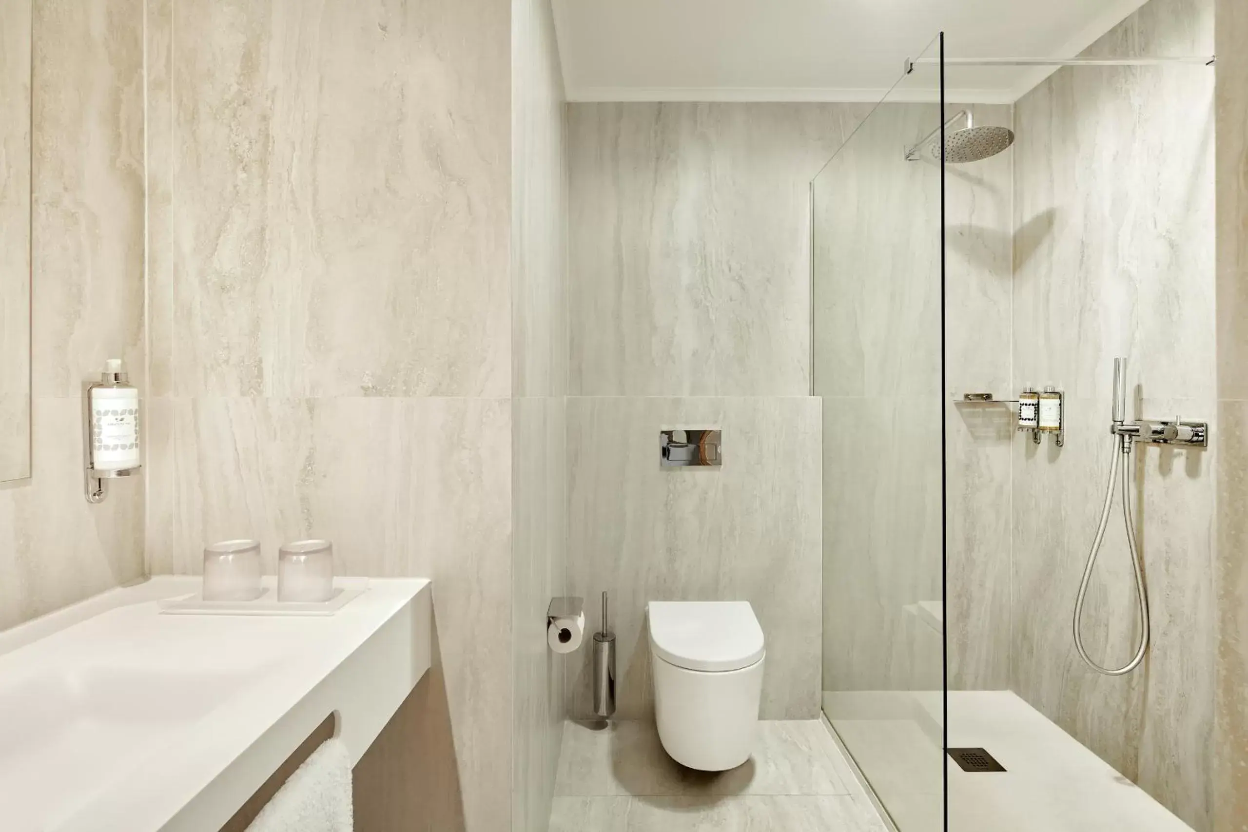 Suite with Pool View in Albufeira Sol Hotel & Spa Suite with Pool View in Albufeira Sol Hotel & Spa