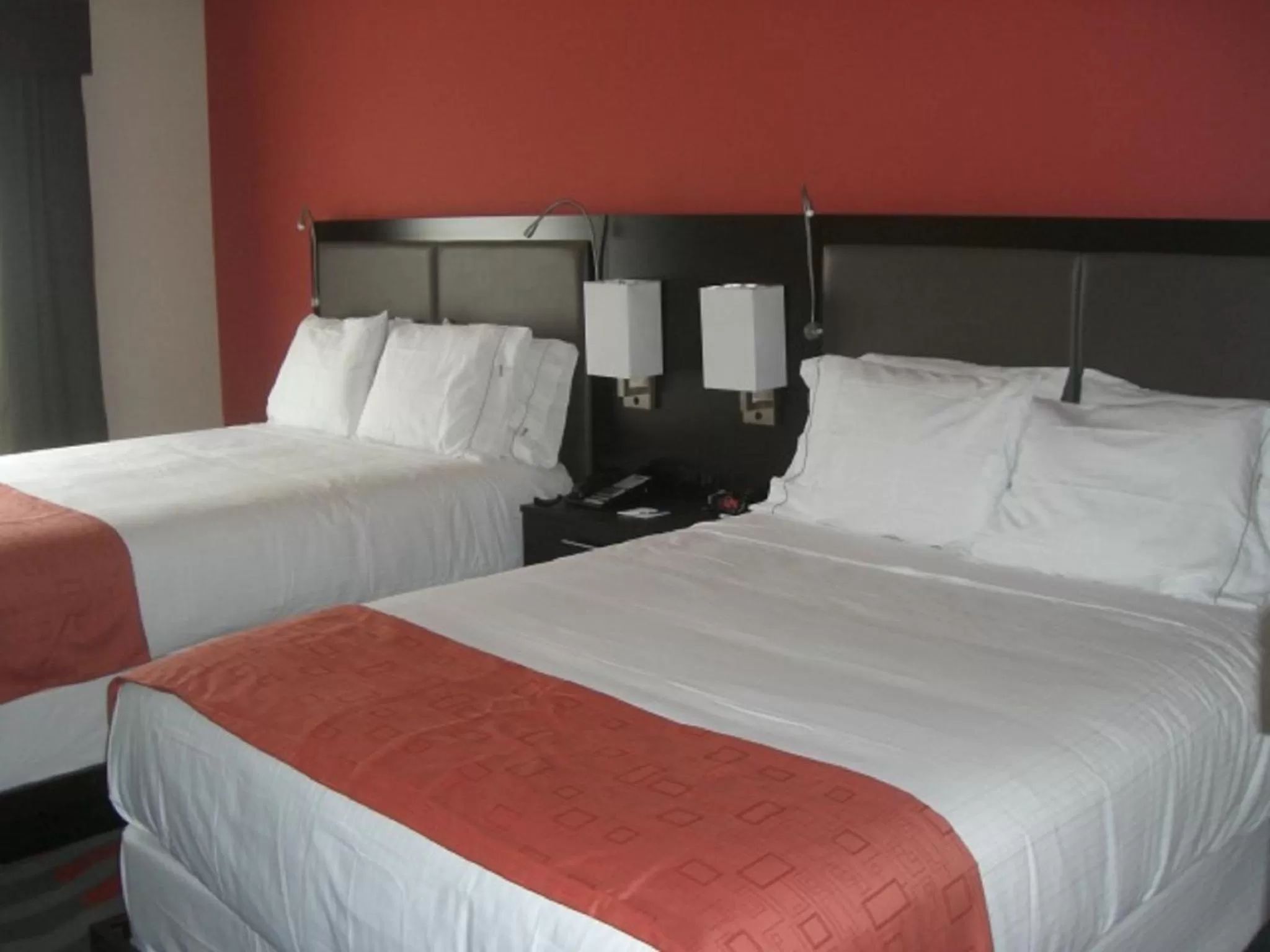 Bed in Holiday Inn Express Northwest Maize by IHG