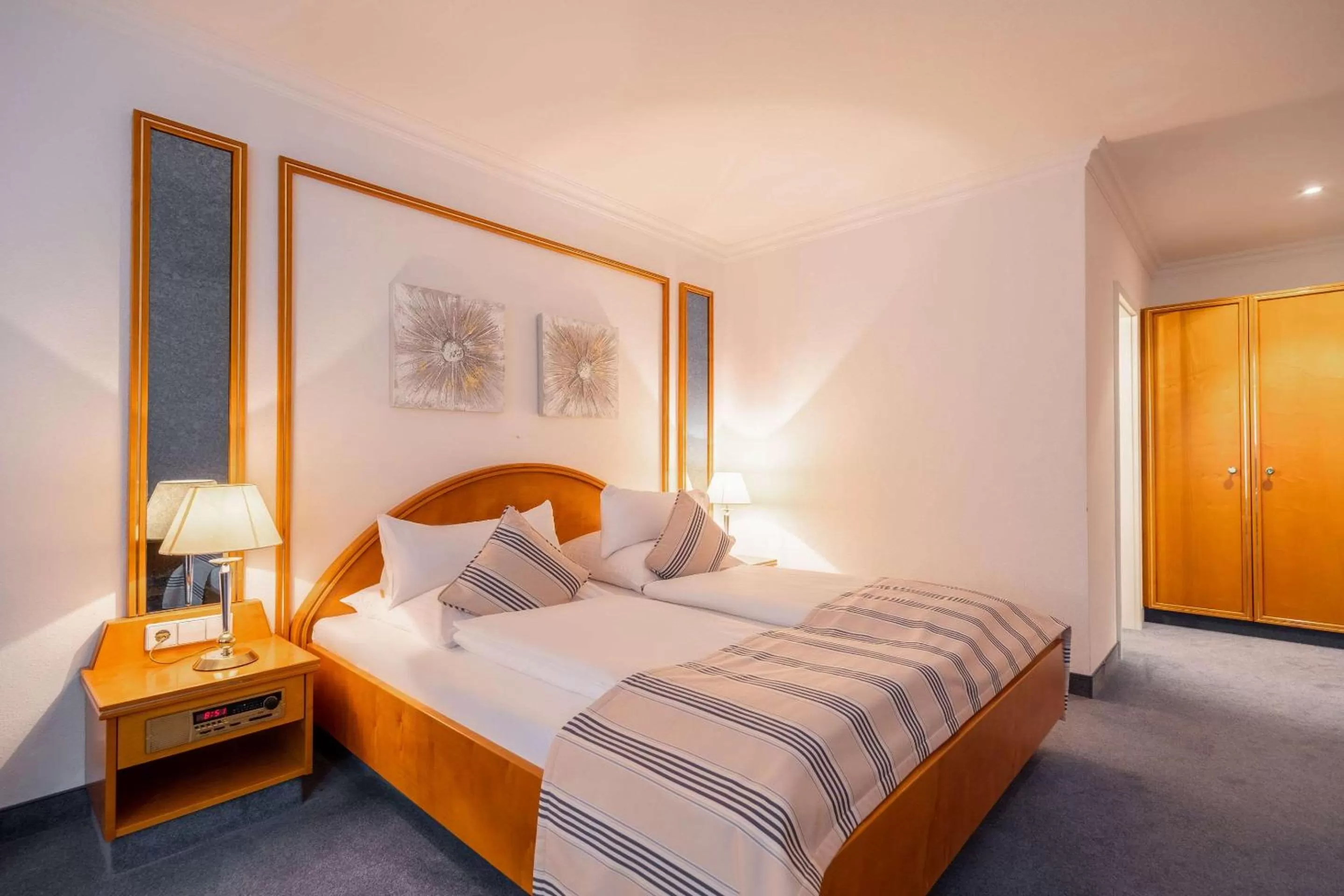 Photo of the whole room, Bed in Hotel Georgenhof Markt Schwaben