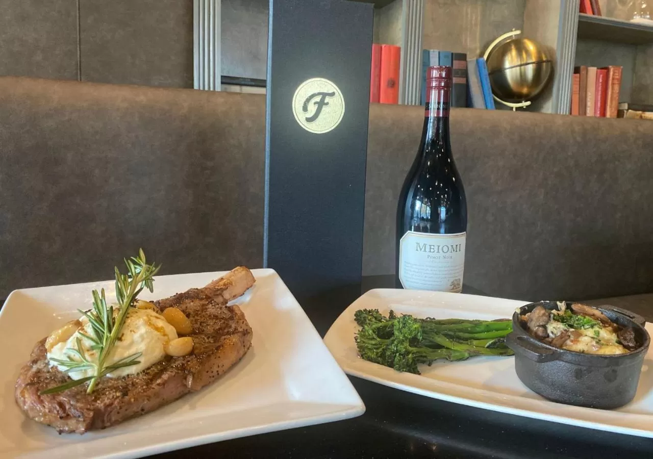 Restaurant/places to eat in The Queensbury Hotel