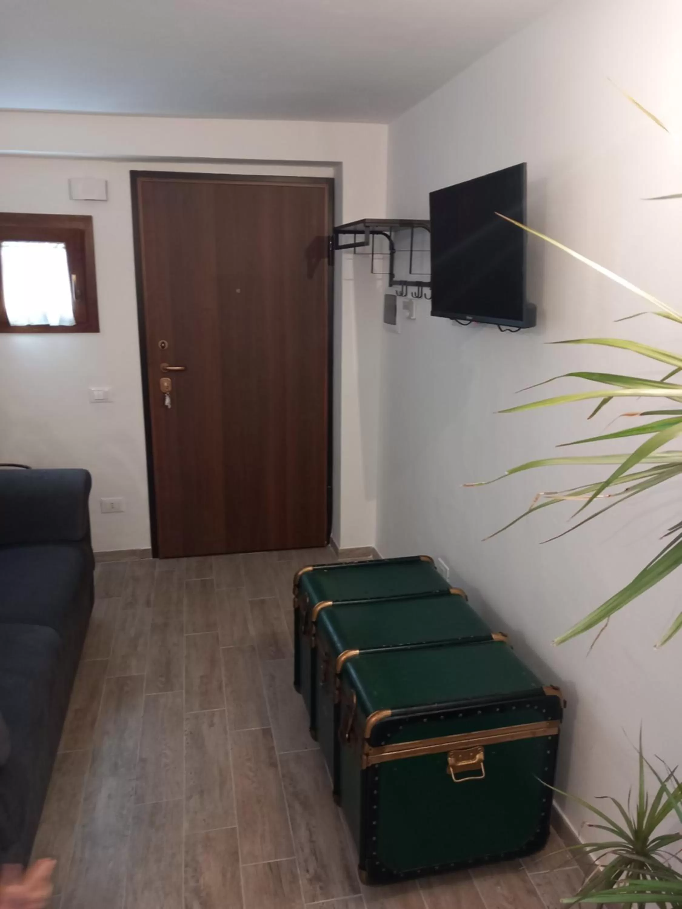 Bedroom, TV/Entertainment Center in In Vino Veritas