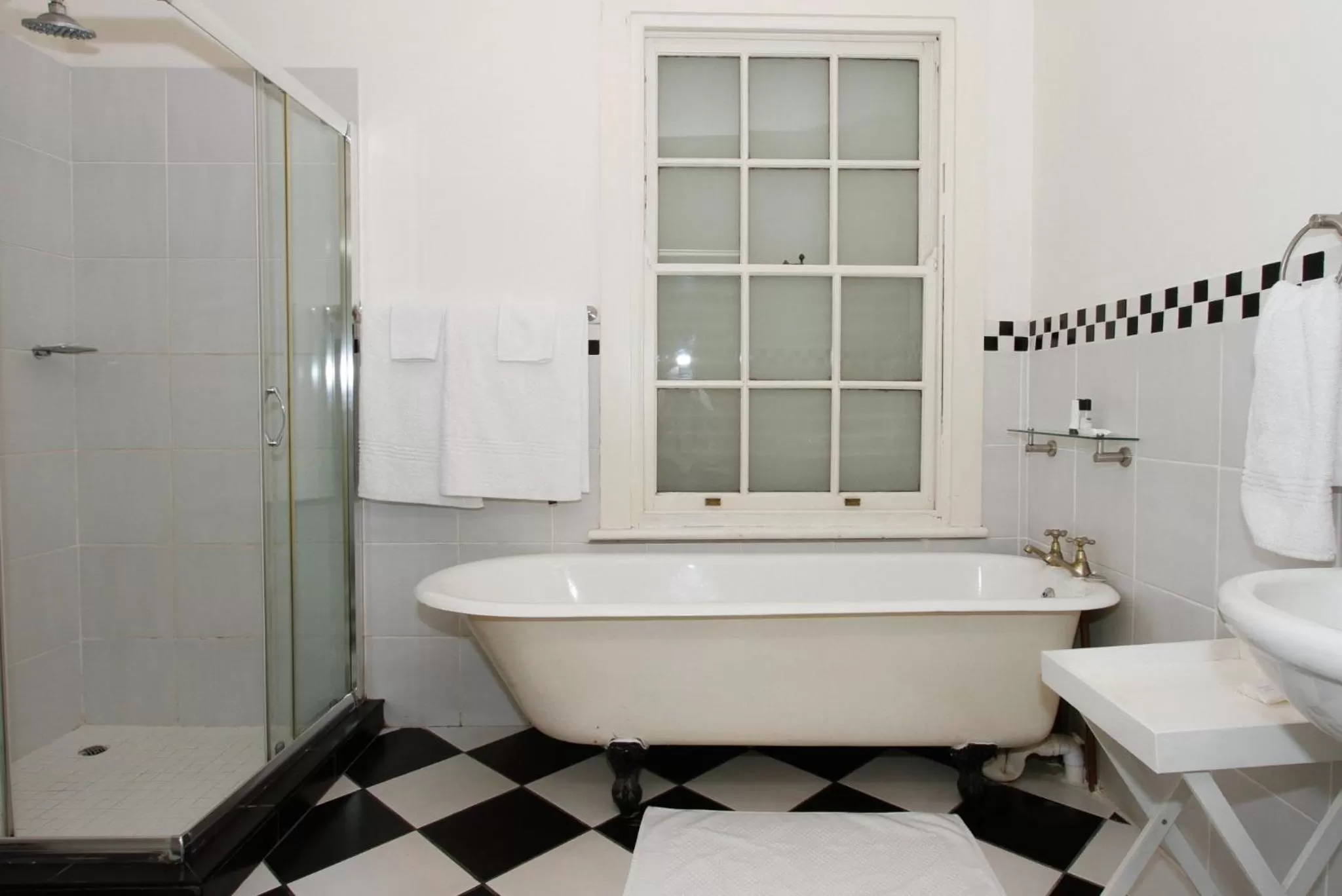 Shower in Coweys Corner