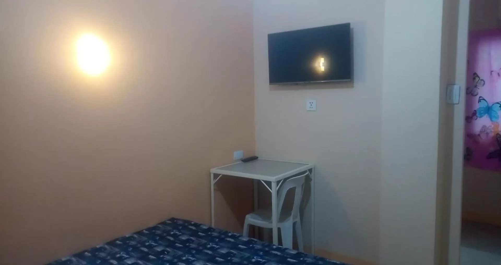 TV and multimedia, Bed in ROBIE'S TRANSIENTS ROOMS