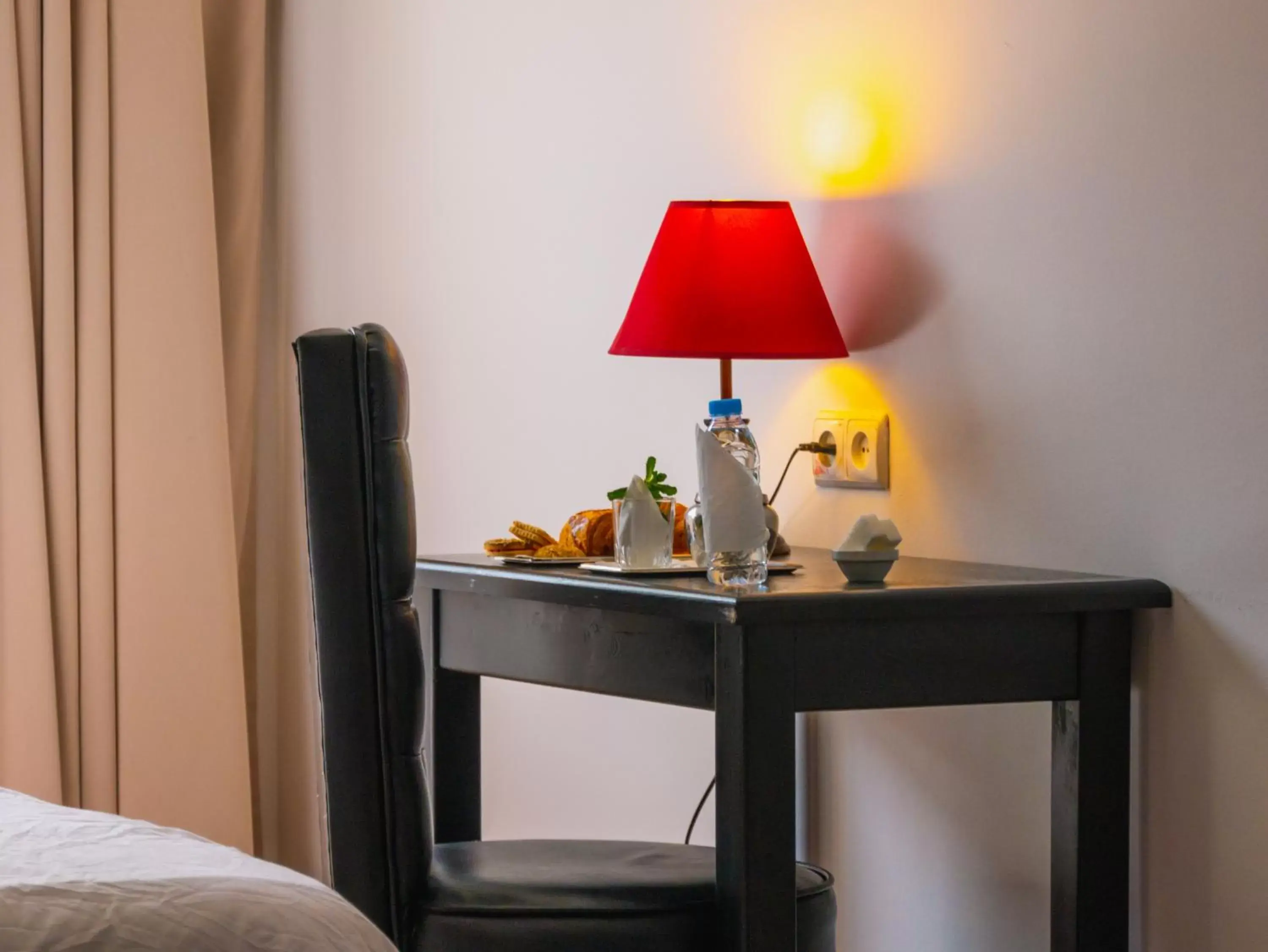 Double Room in Hotel L'Aéroport Double Room in Hotel L'Aéroport