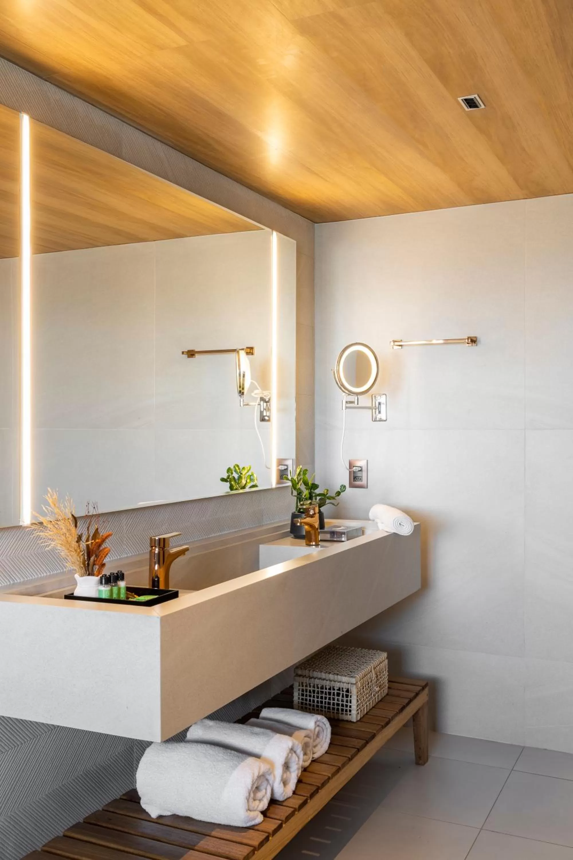 Bathroom in Gran Mareiro Hotel