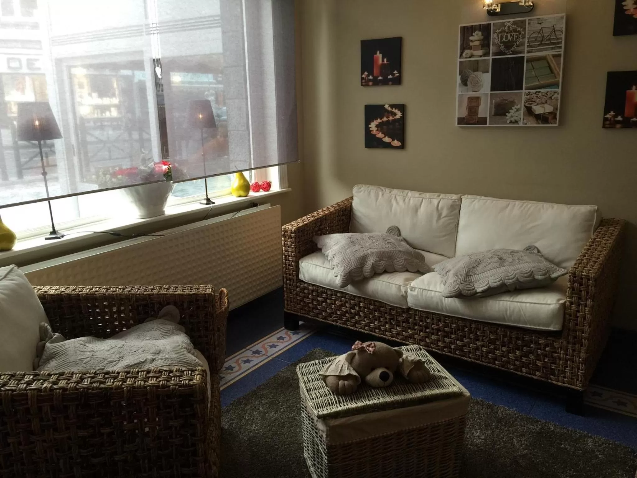 Living room, Seating Area in MARGOT'L