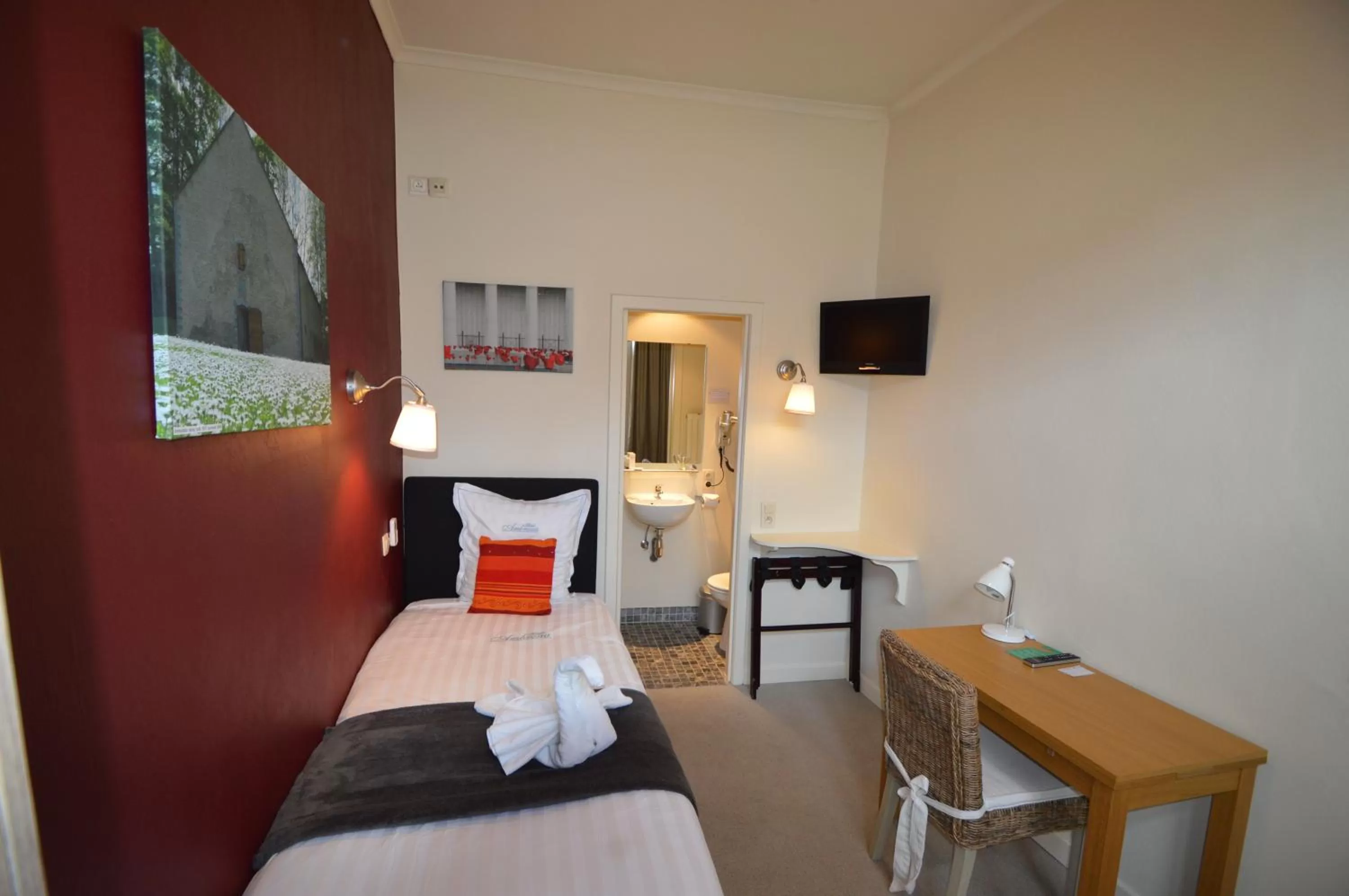 Photo of the whole room, Bed in Hotel Ambrosia