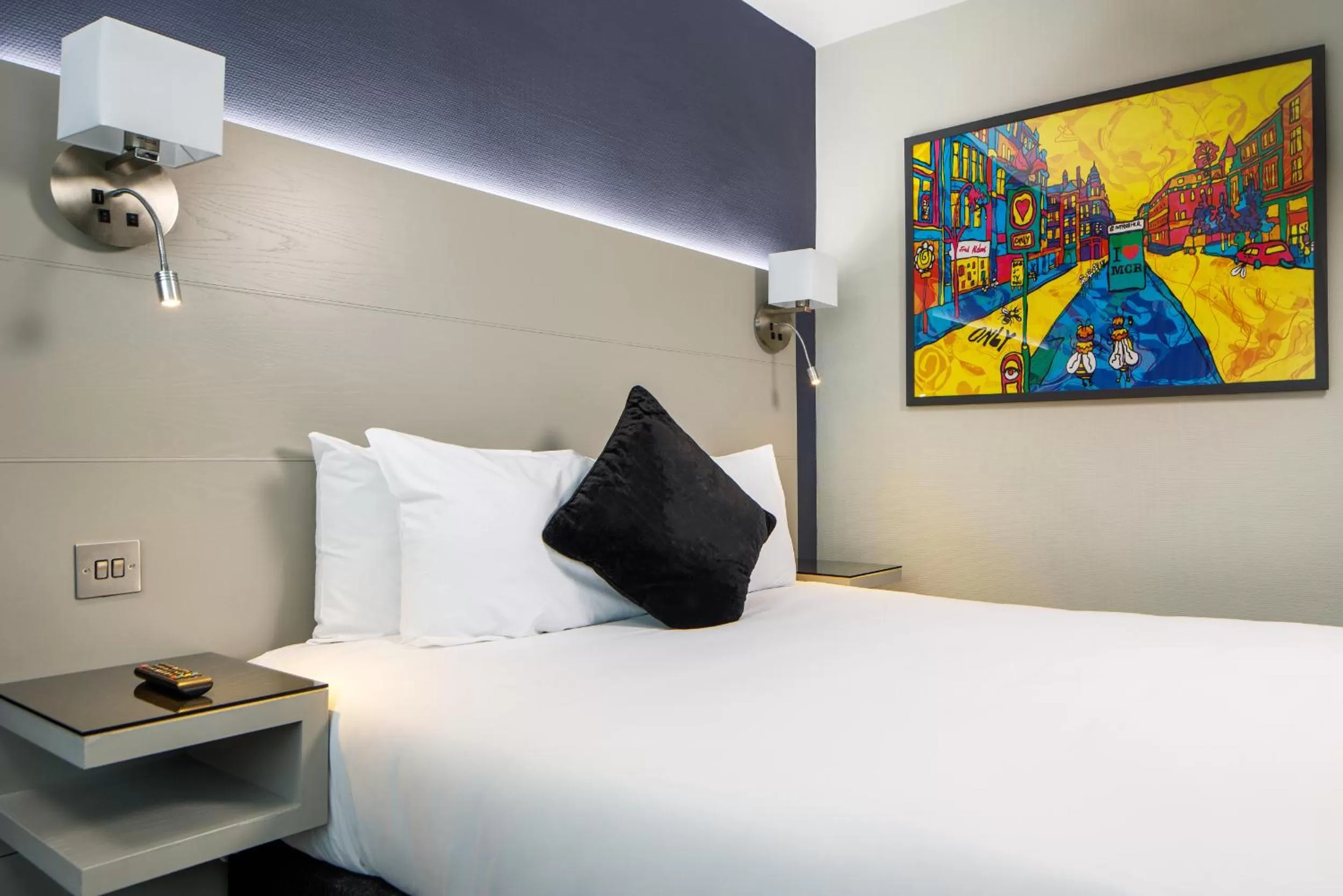 Bedroom, Bed in Mercure Manchester Piccadilly Hotel