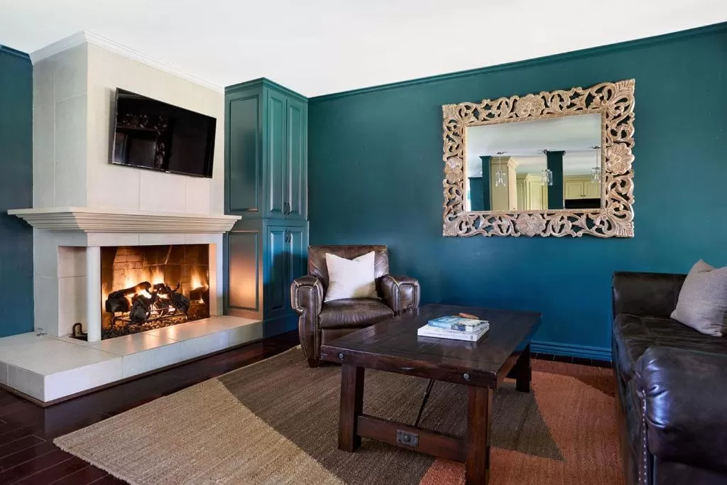 Living room in Black Bear Lodge