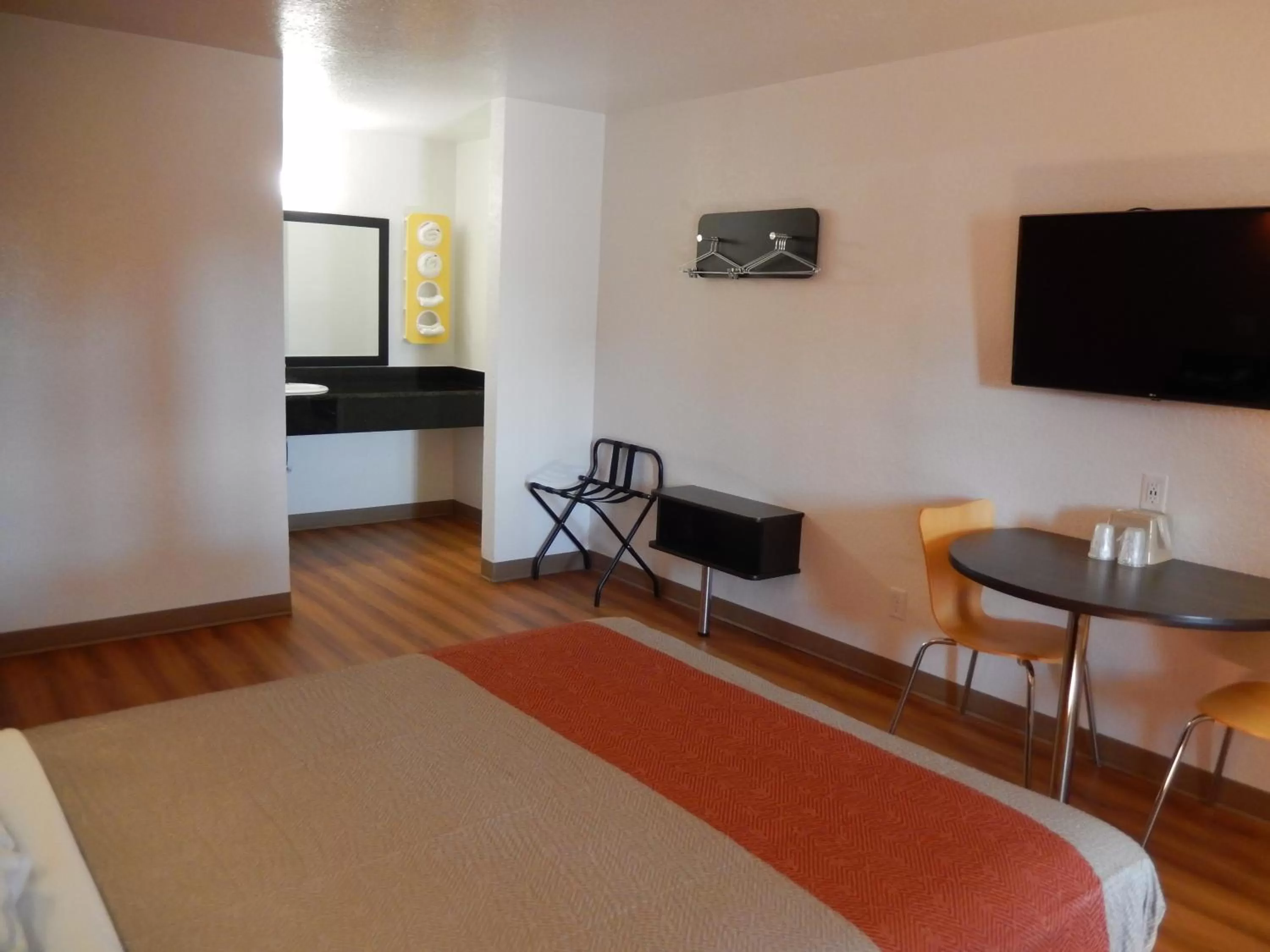 Property building in Motel 6-Moultrie, GA