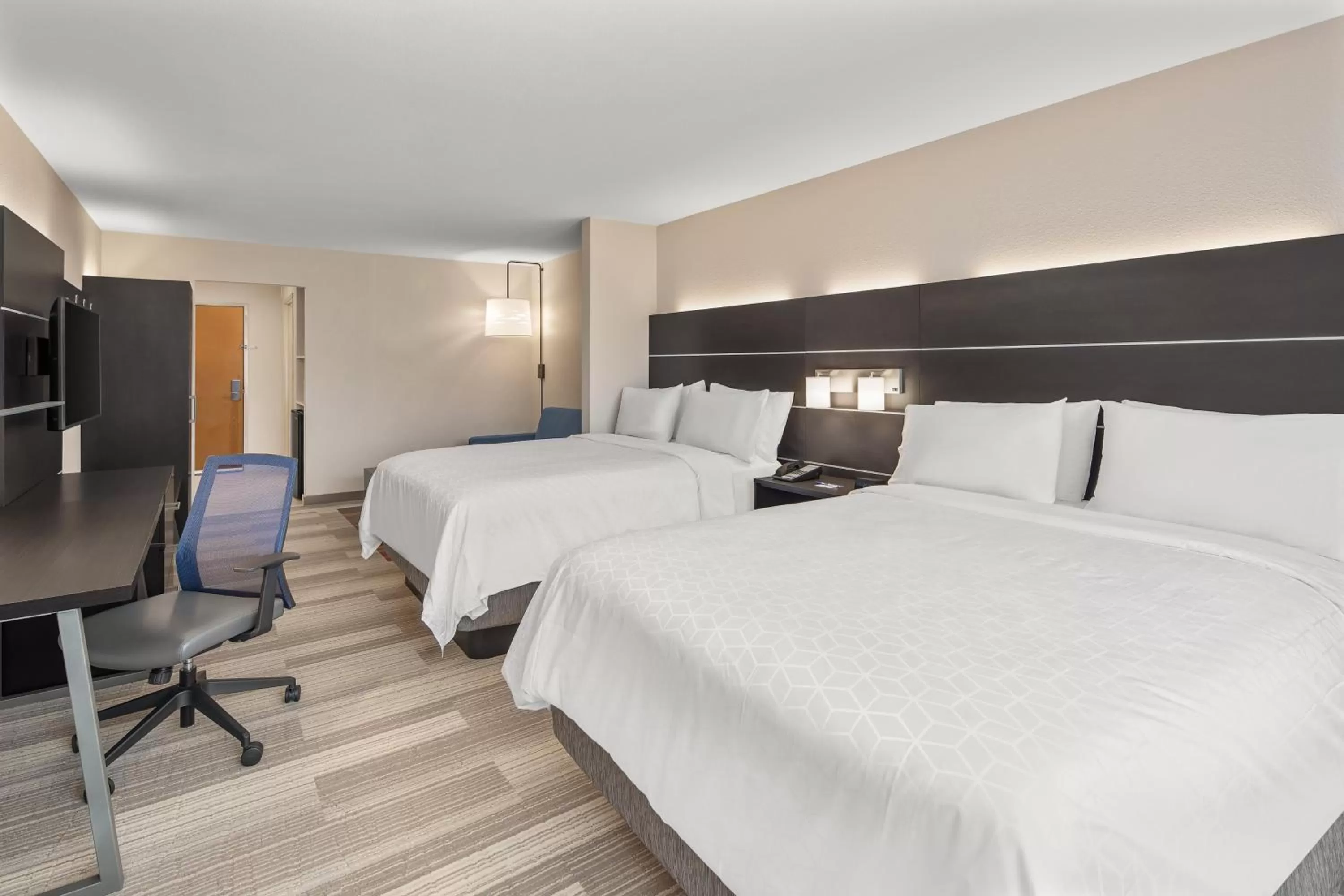 Photo of the whole room, Bed in Holiday Inn Express & Suites - Hardeeville-Hilton Head by IHG