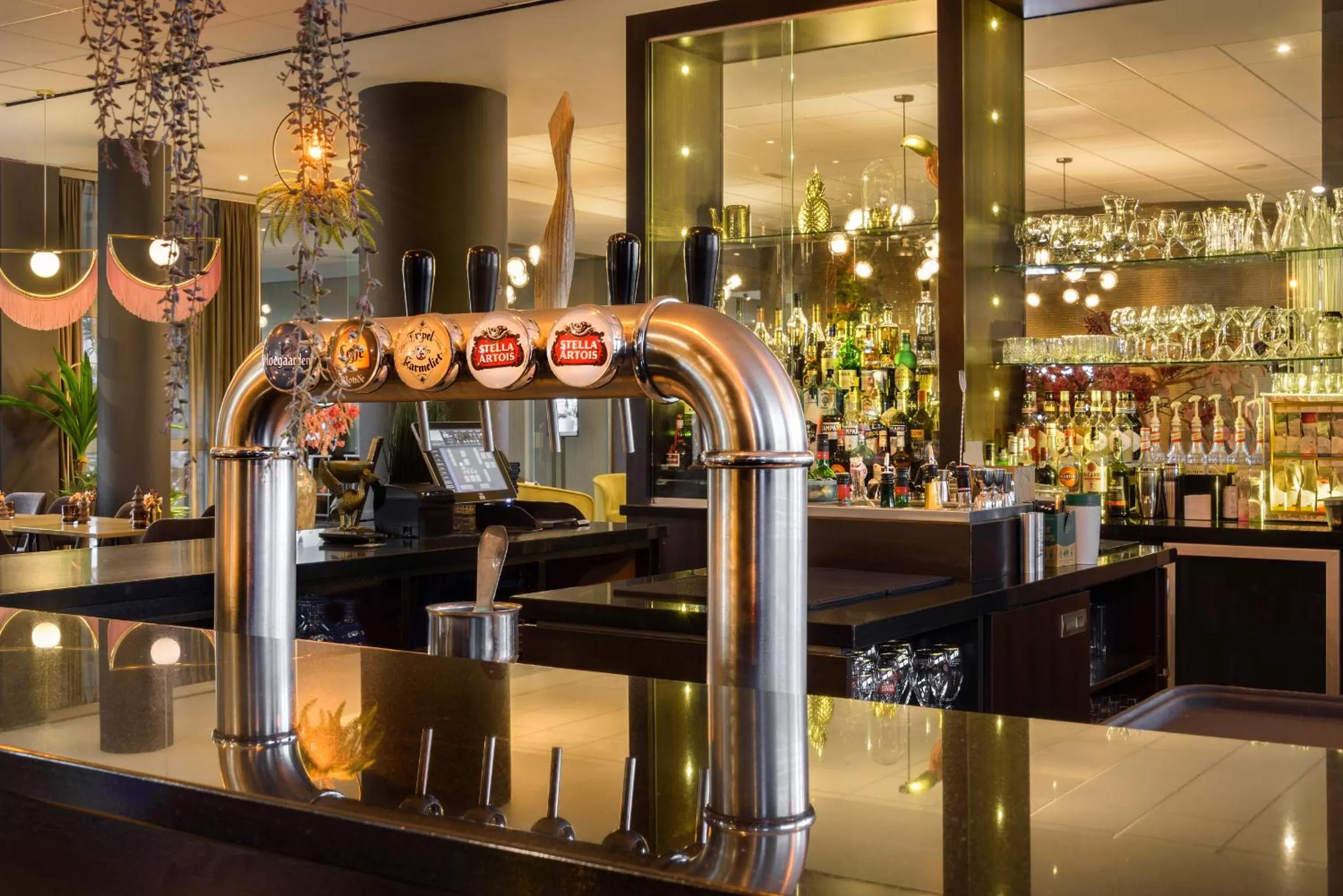 Lounge or bar in Van der Valk Hotel Brussels Airport