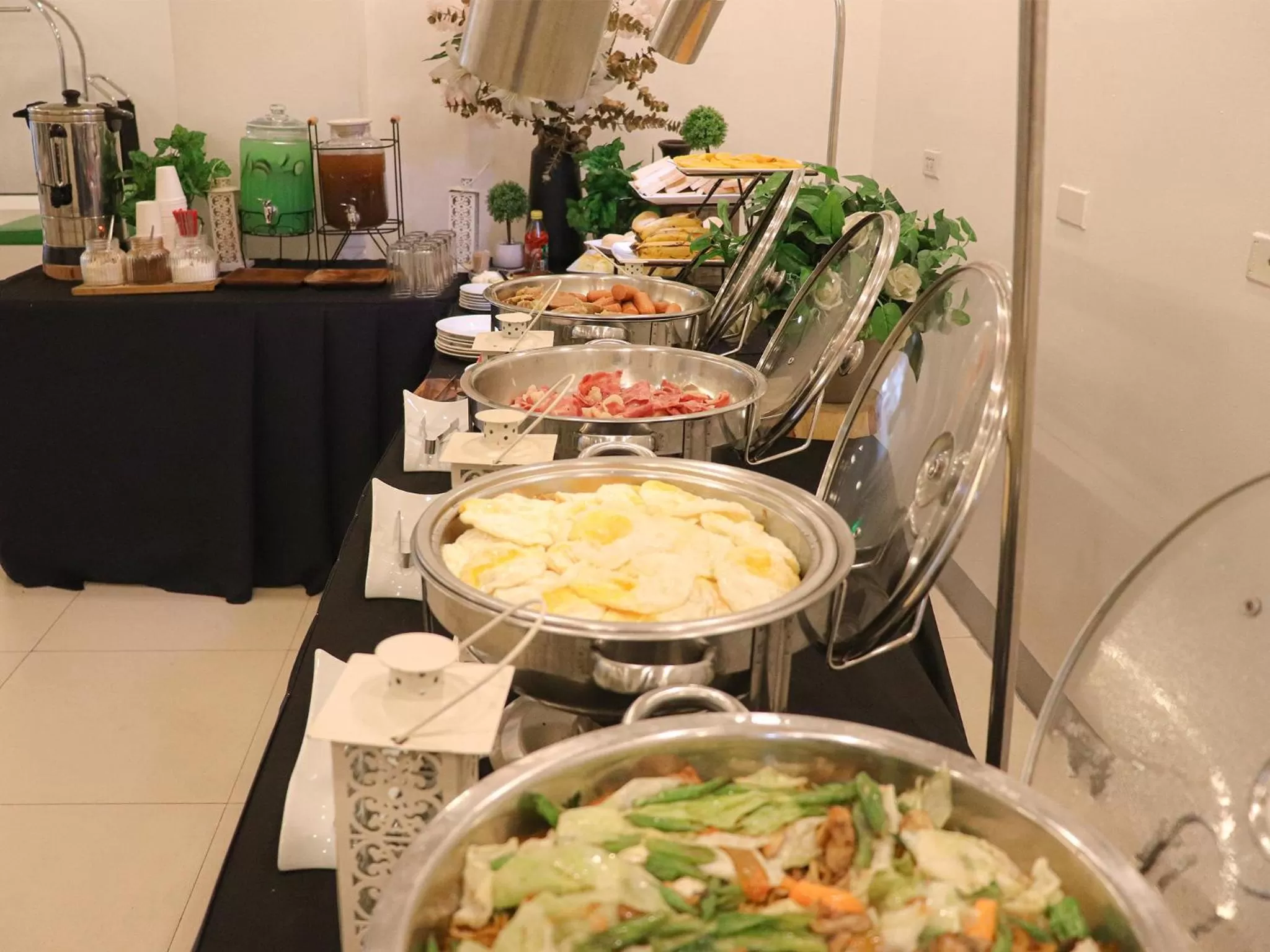 Food and drinks in Go Hotels Manila Airport Road