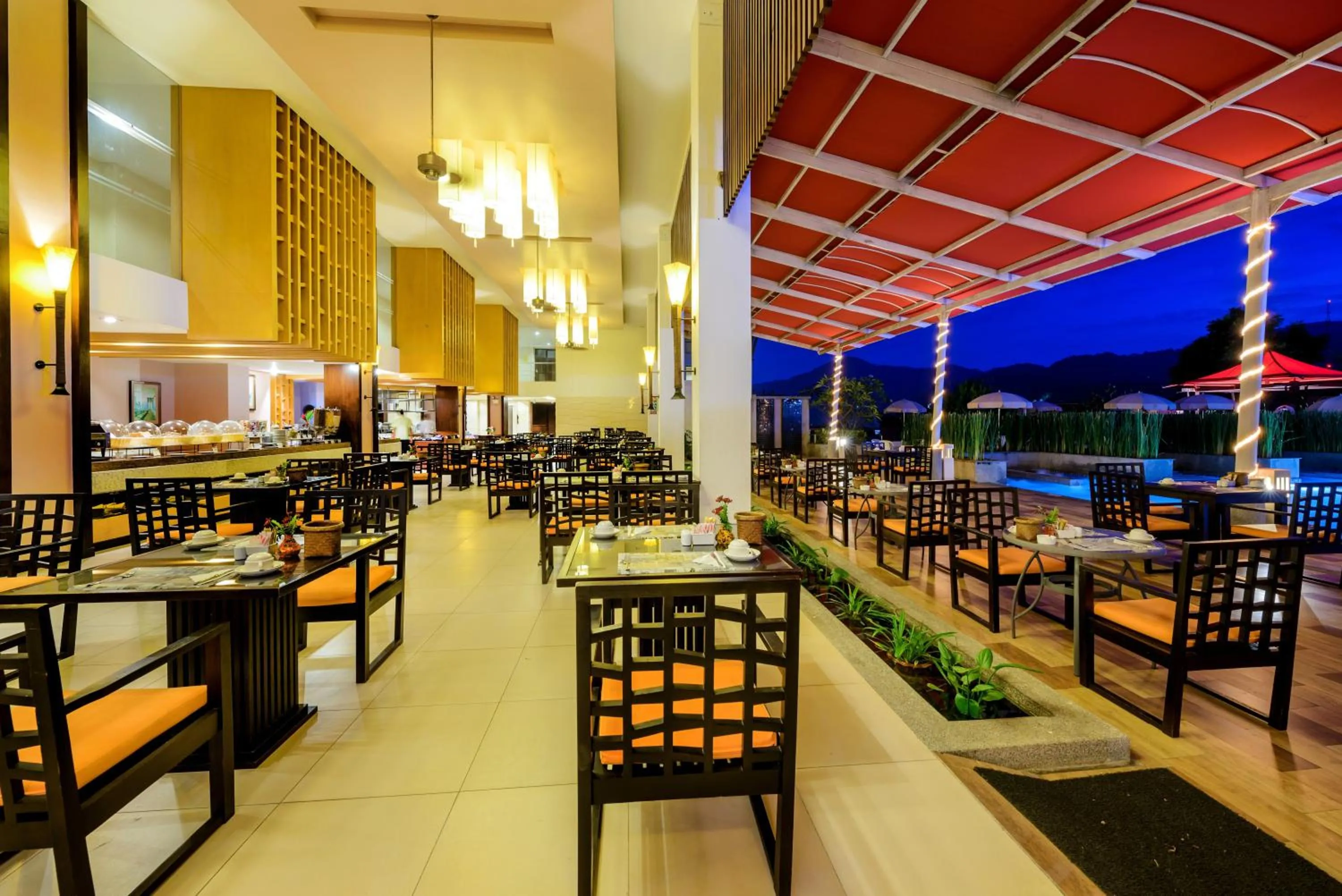 Restaurant/places to eat in Peach Blossom Resort & Pool Villa - SHA Plus