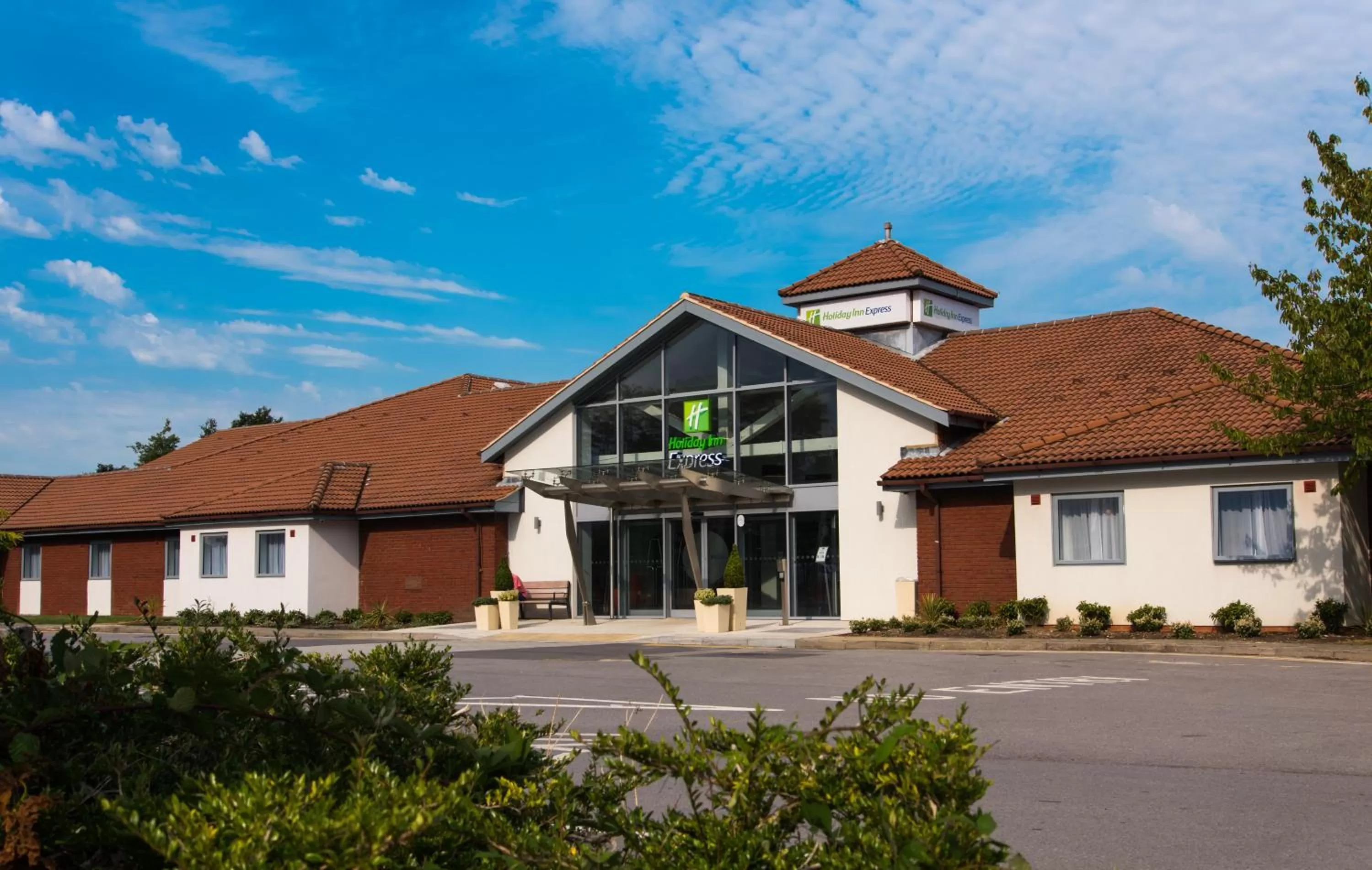 Property building in Holiday Inn Express Portsmouth – North by IHG