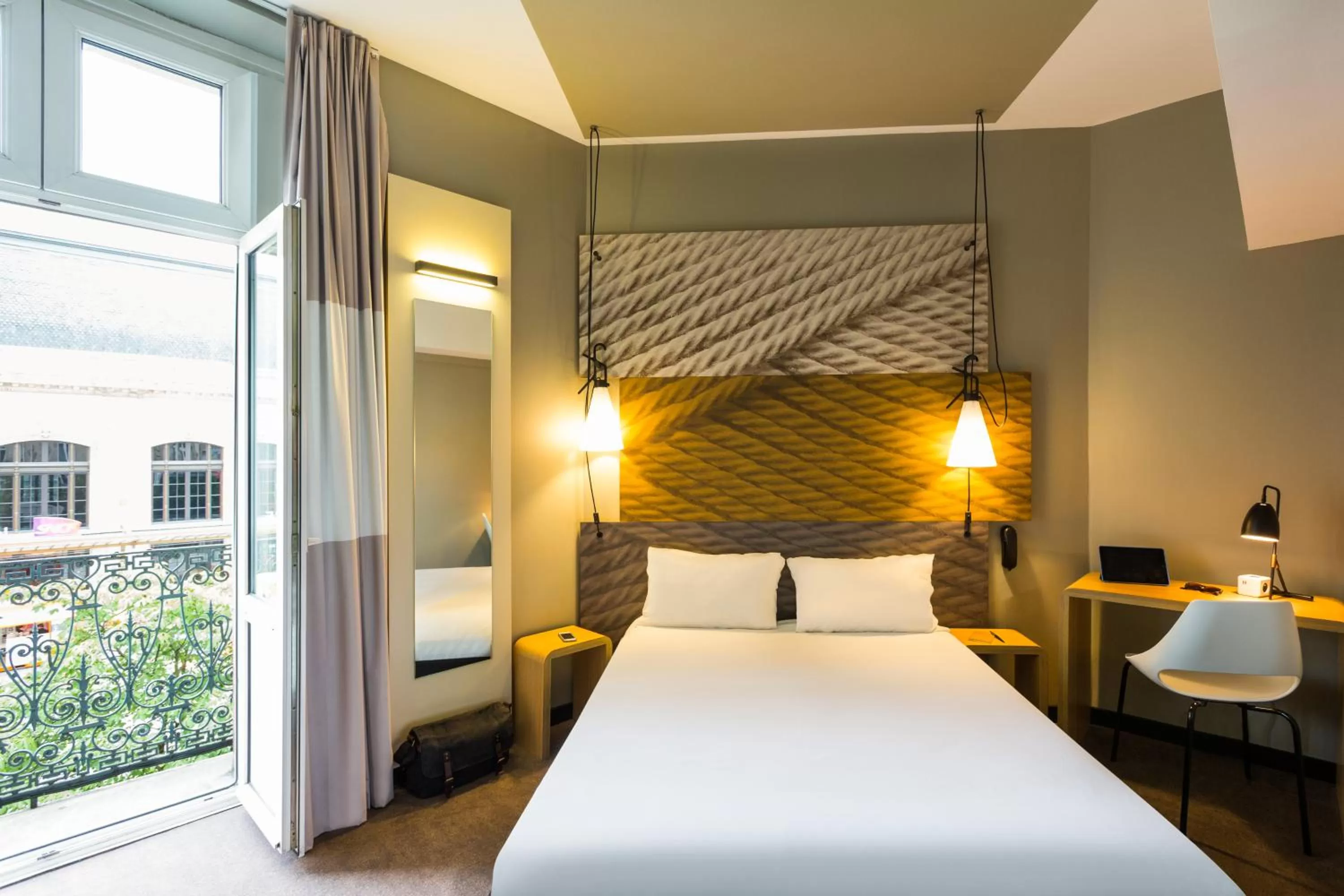 Bed in ibis Bordeaux Centre Gare Saint Jean Euratlantique