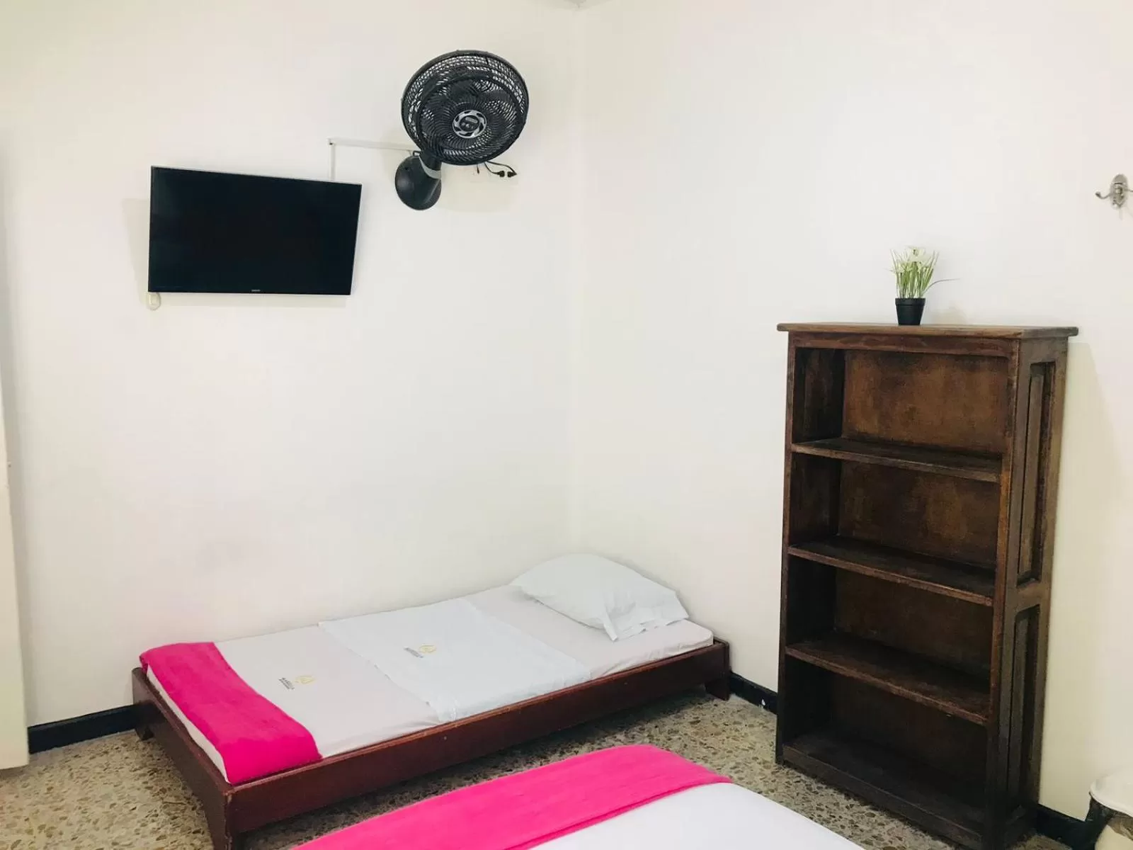 TV and multimedia, Bed in HOTEL MACEO MELGAR