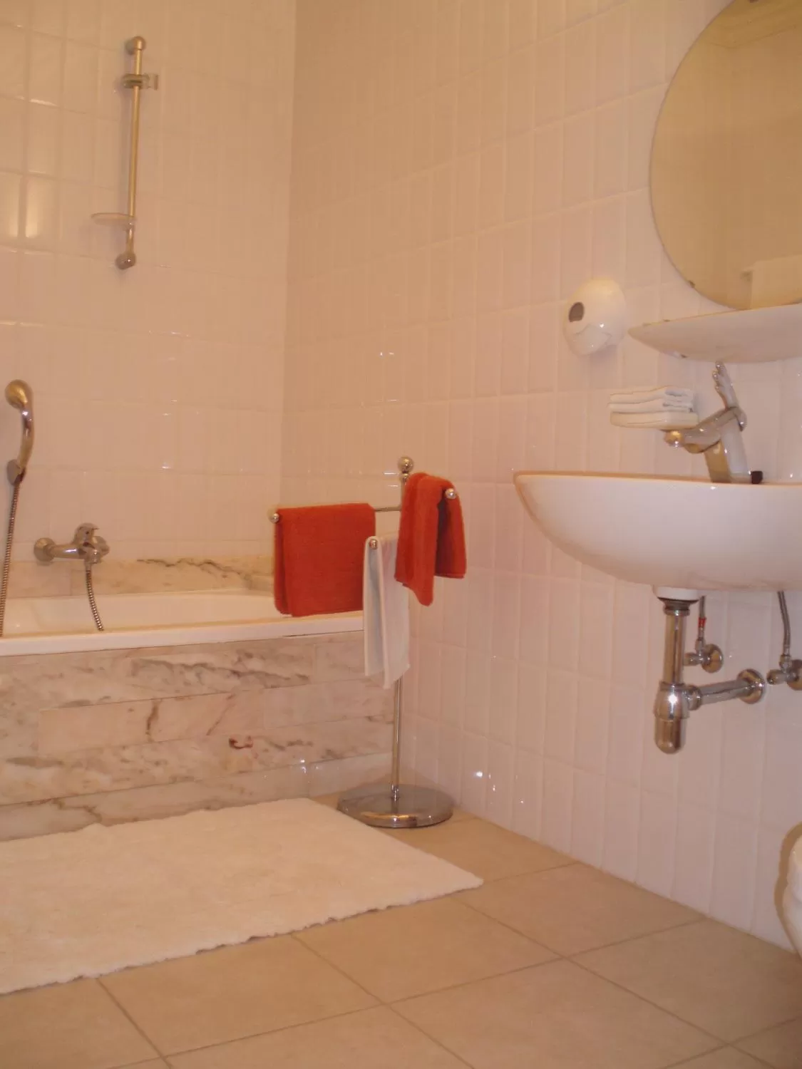 Bathroom in Hotel Ambassade