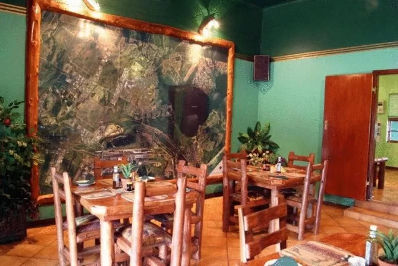 Dining area in La Rochelle Inn