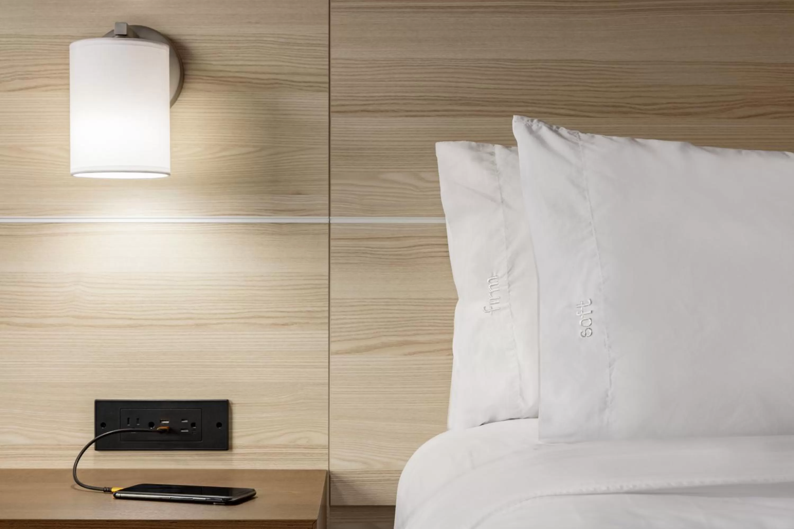 Bed in Holiday Inn Express Hotel & Suites Norfolk Airport by IHG