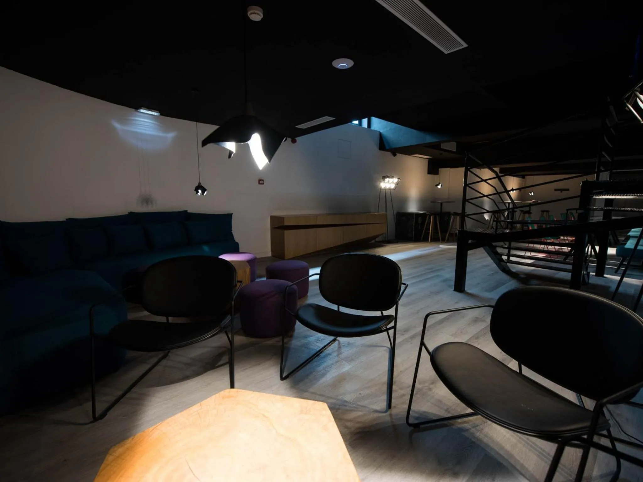 Living room in room00 Lisboa Hostel