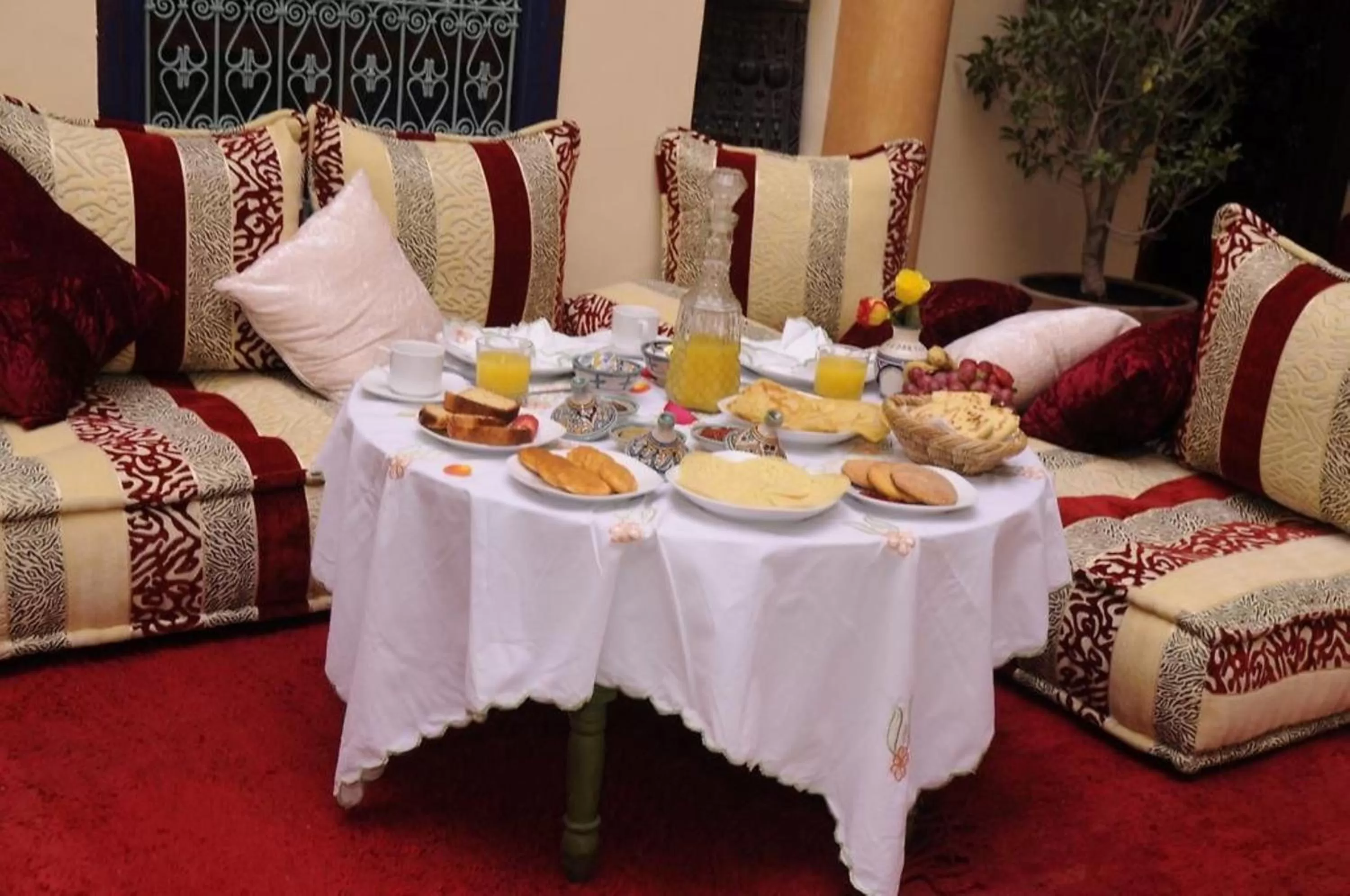 Food and drinks in Héritage Lalla Aicha et SPA