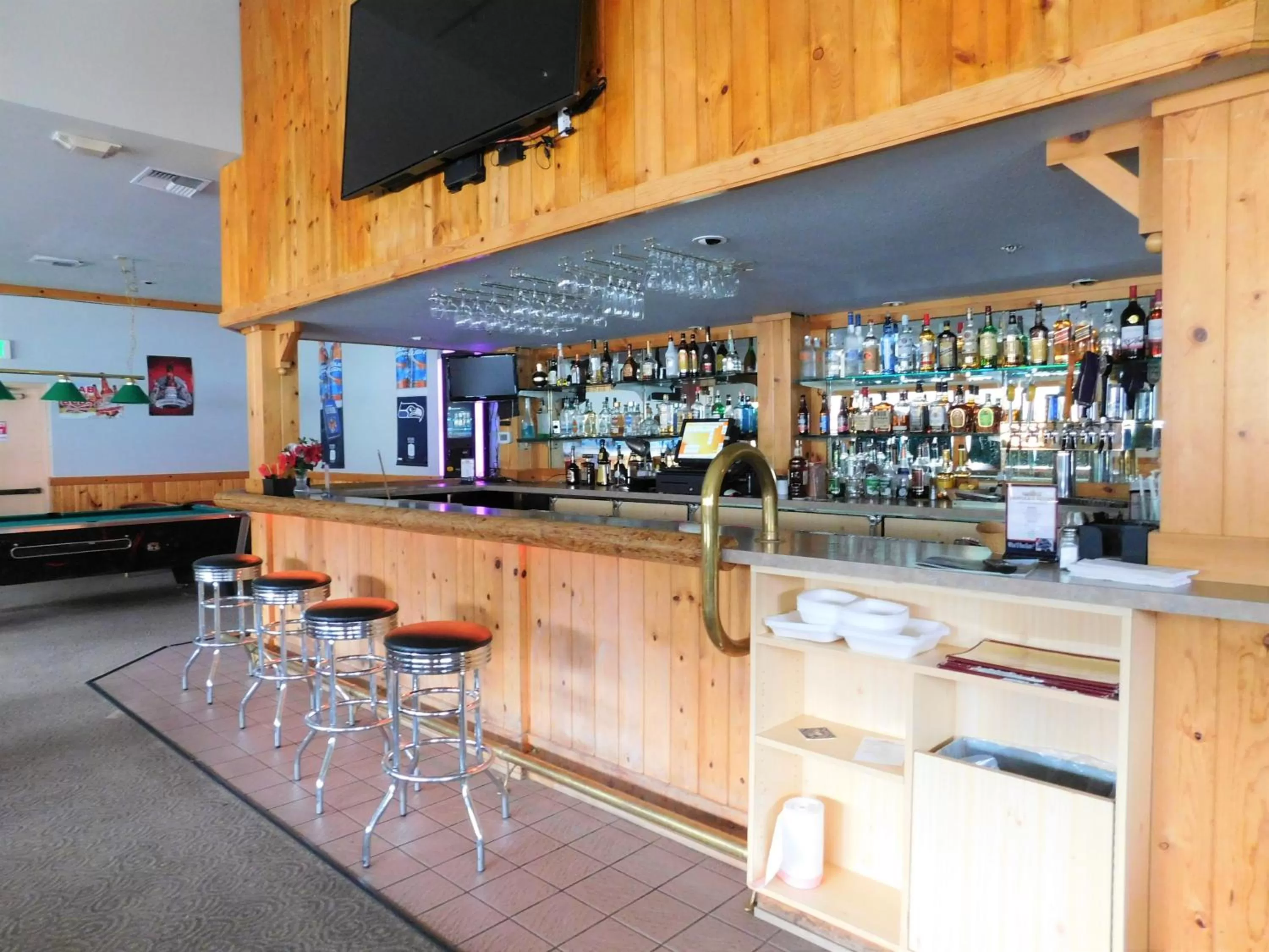 Lounge or bar in The Summit Inn