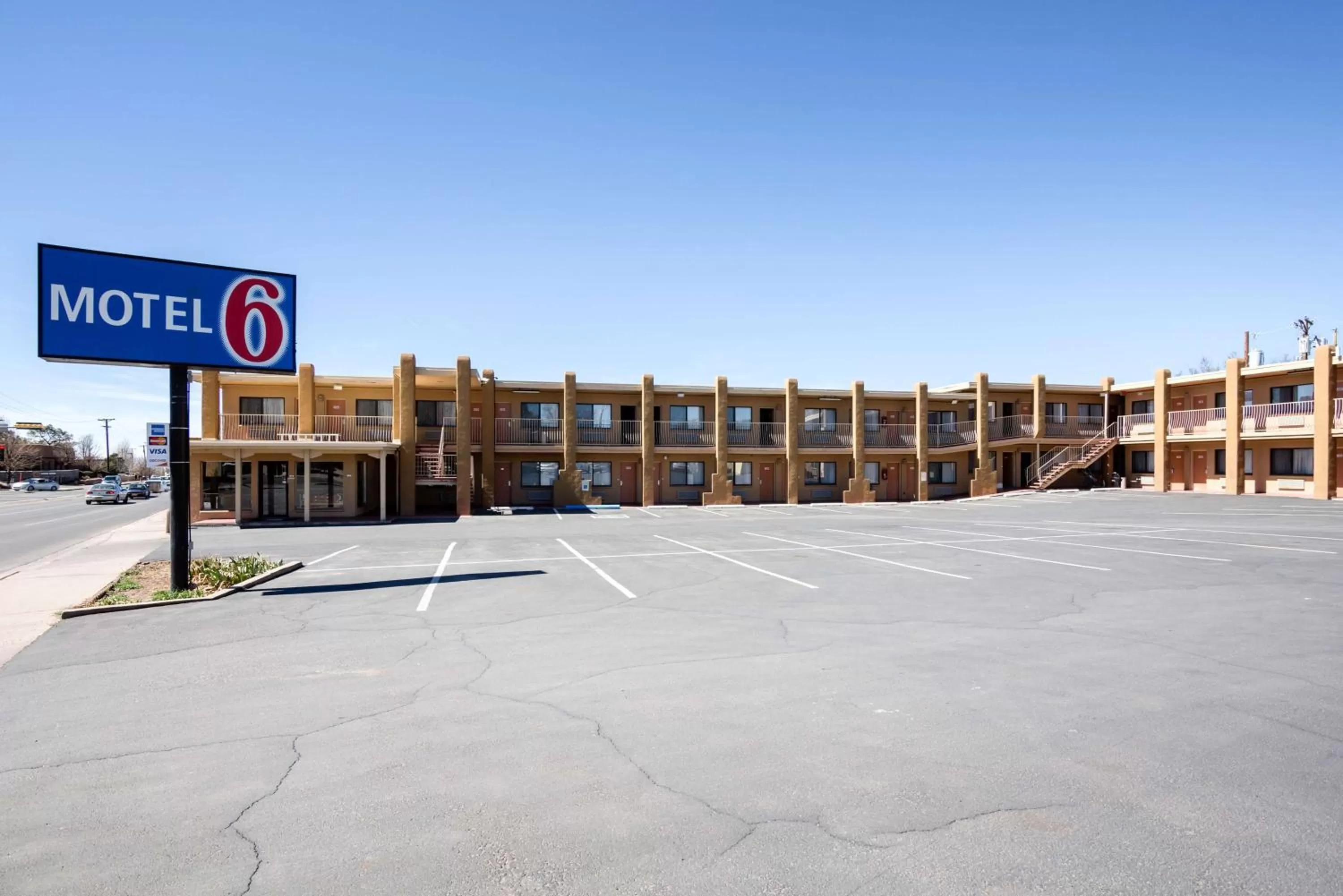 Property building in Motel 6-Santa Fe, NM - Downtown