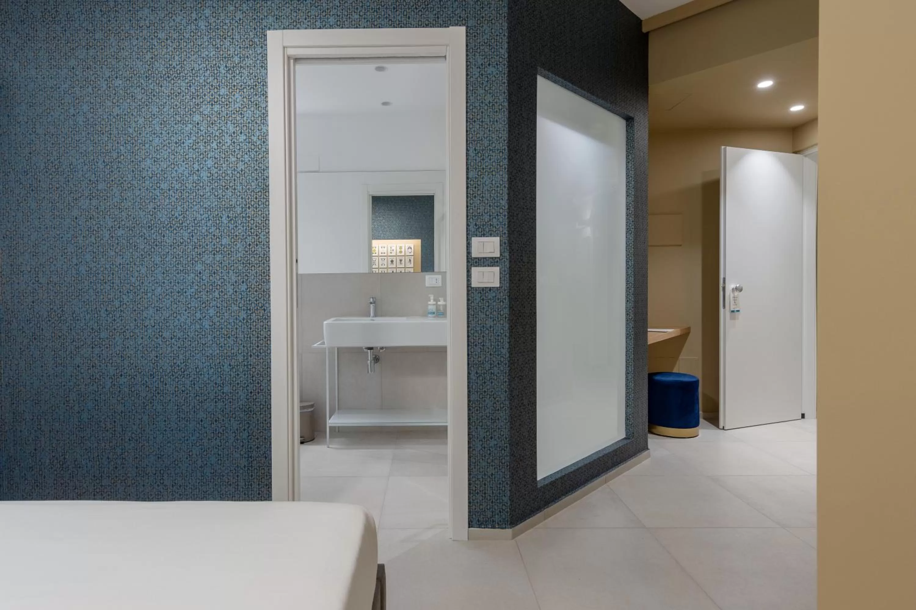 Photo of the whole room, Bed in Taormina Town - Guesthouse Sicily