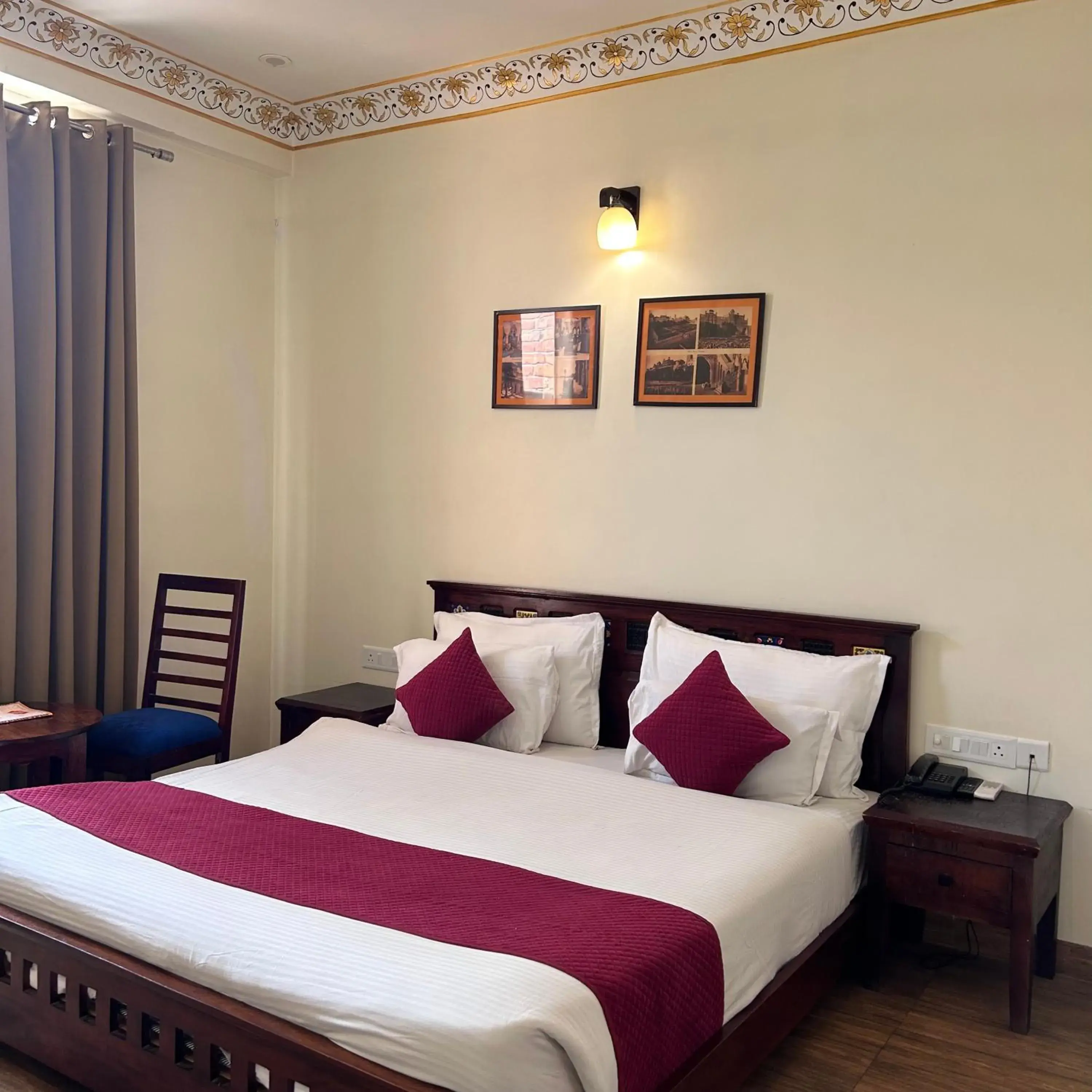 Deluxe Double Room in Hotel Laxmi Niwas - A Heritage Retreat Deluxe Double Room in Hotel Laxmi Niwas - A Heritage Retreat