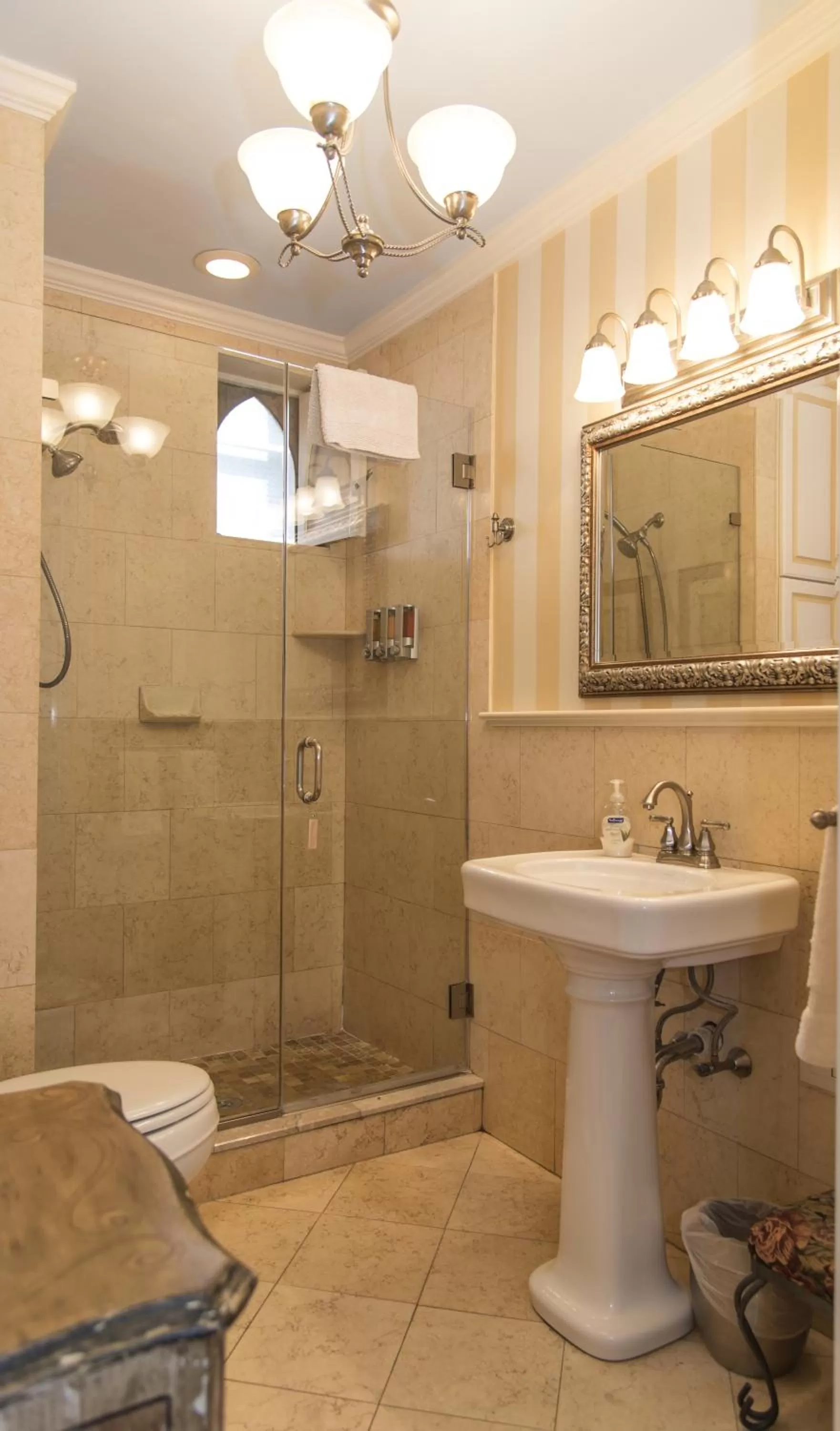 Bathroom in La Reserve Bed and Breakfast