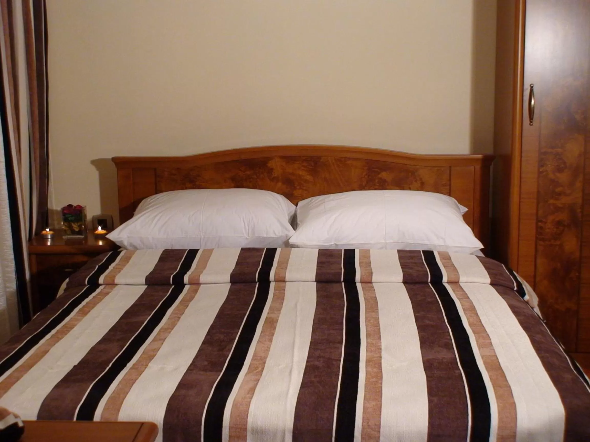 Bed in Mali Hotel BaMBiS
