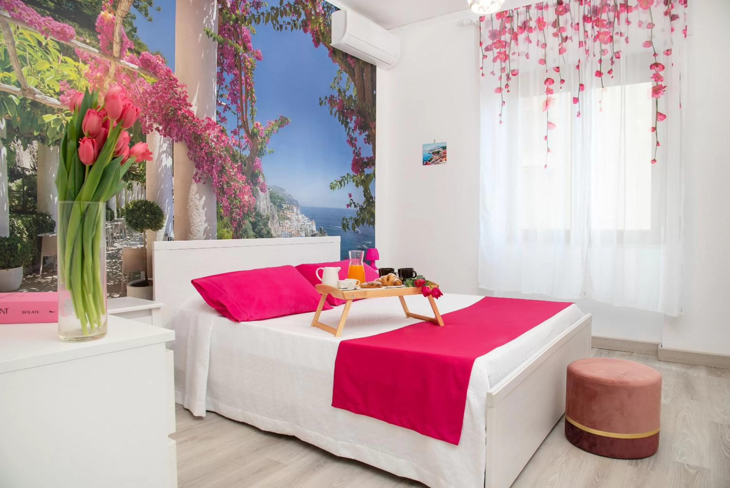 Bed in Stanza Tasso - De Vivo Realty Sorrento