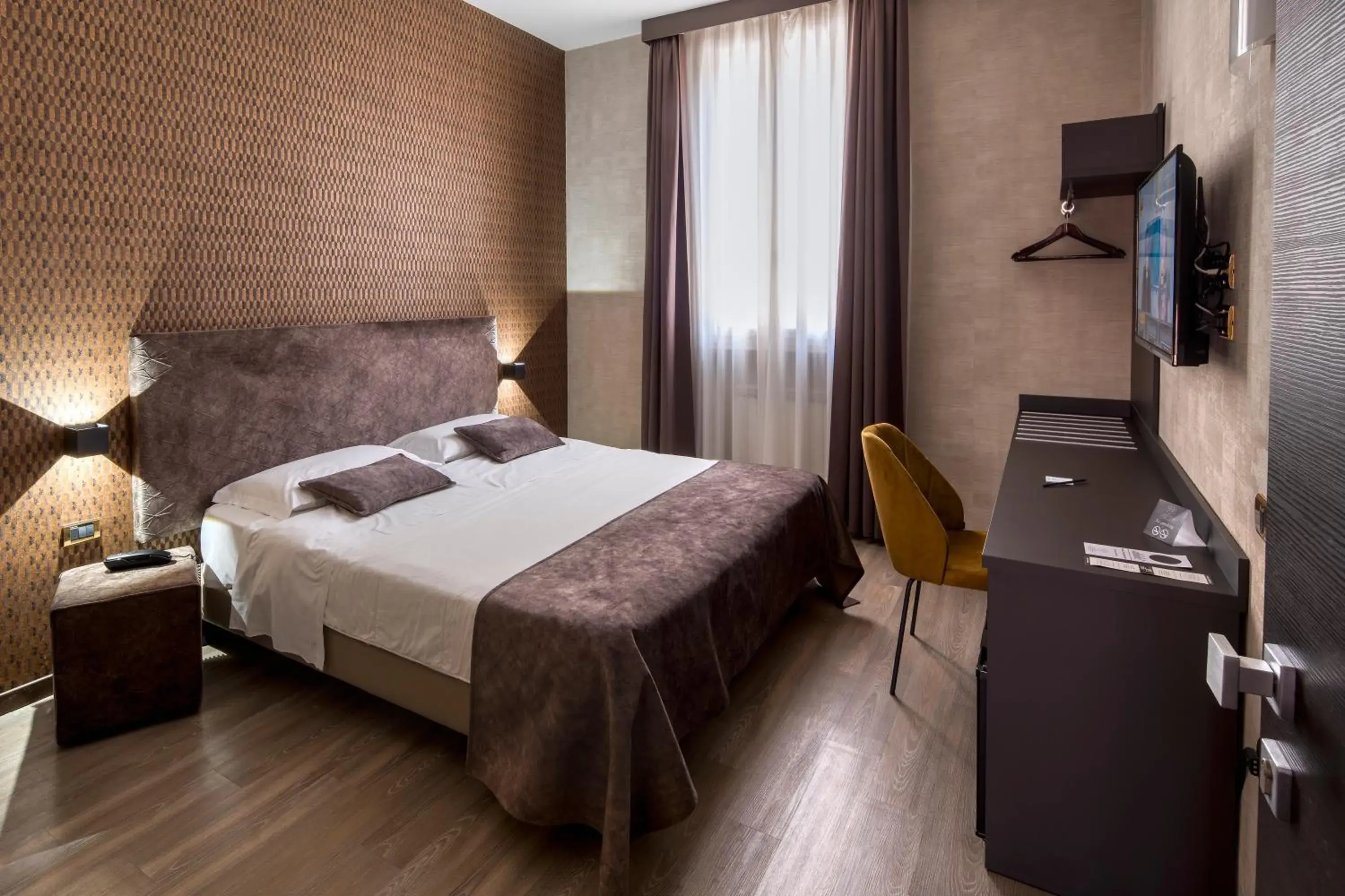 Bed in Hotel Astoria Bed in Hotel Astoria