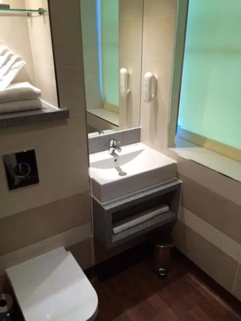 Shower, Bathroom in The Crown Wetherspoon