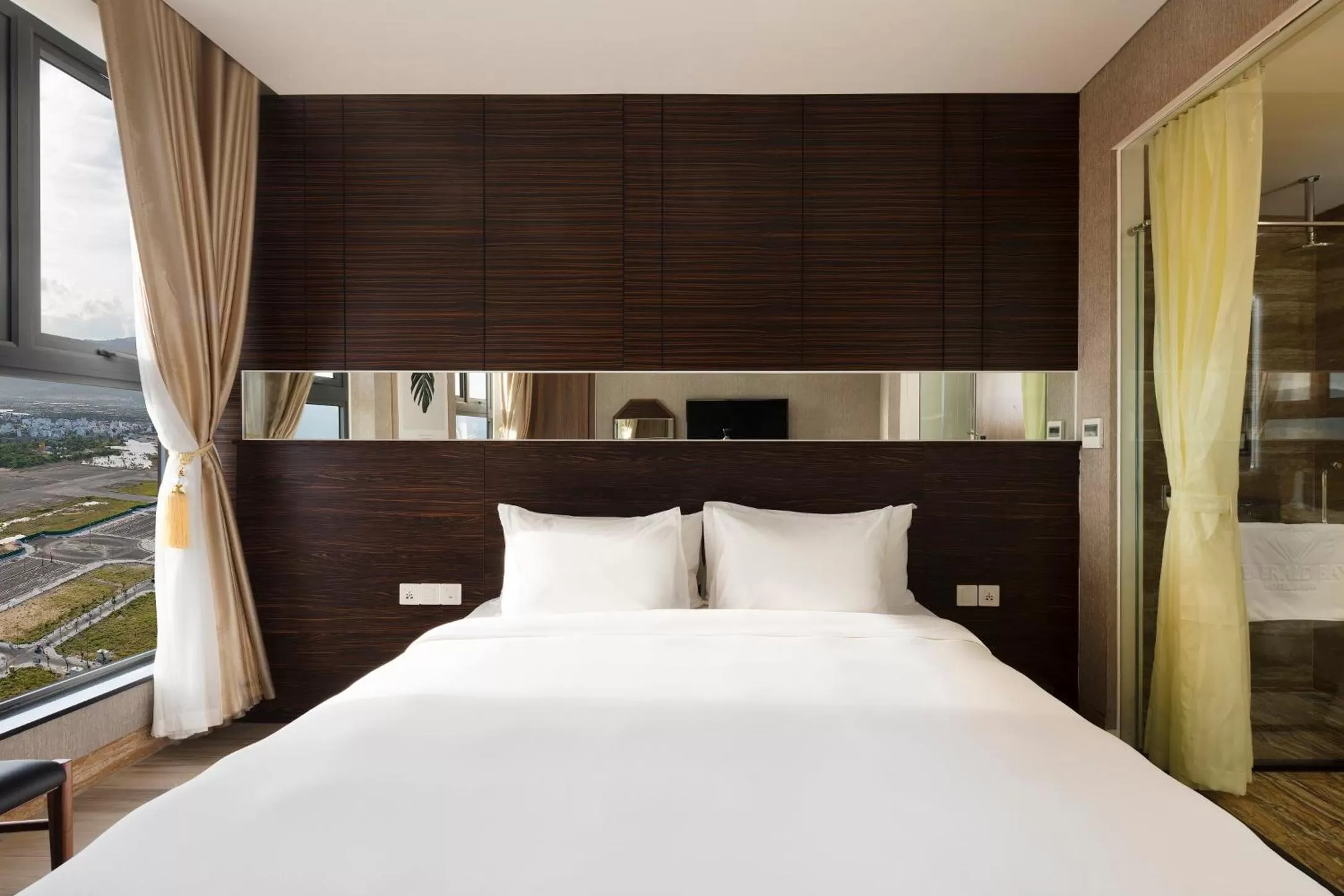 Bed in Emerald Bay Hotel & Spa Nha Trang