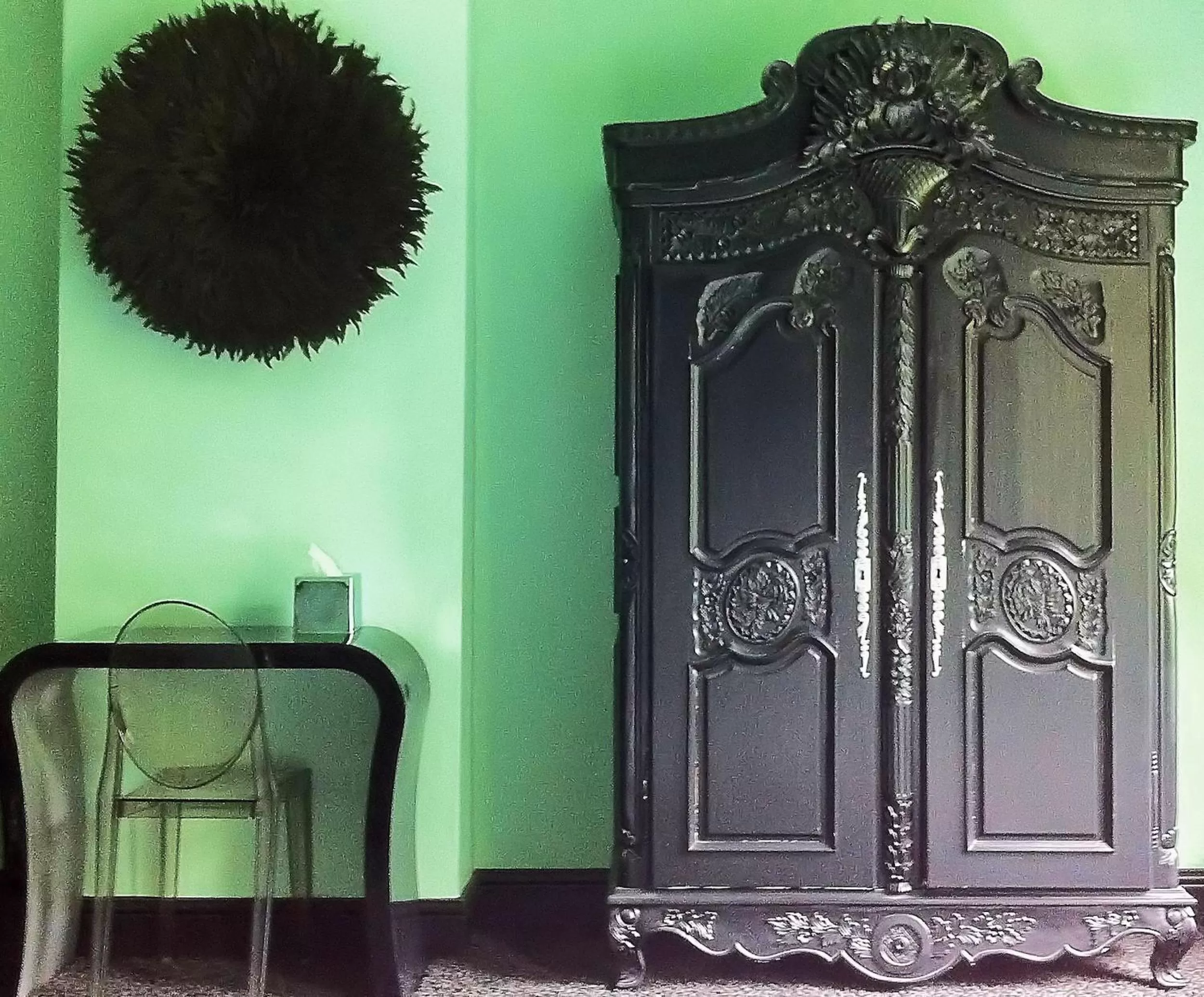 Photo of the whole room in Maison De Plumes