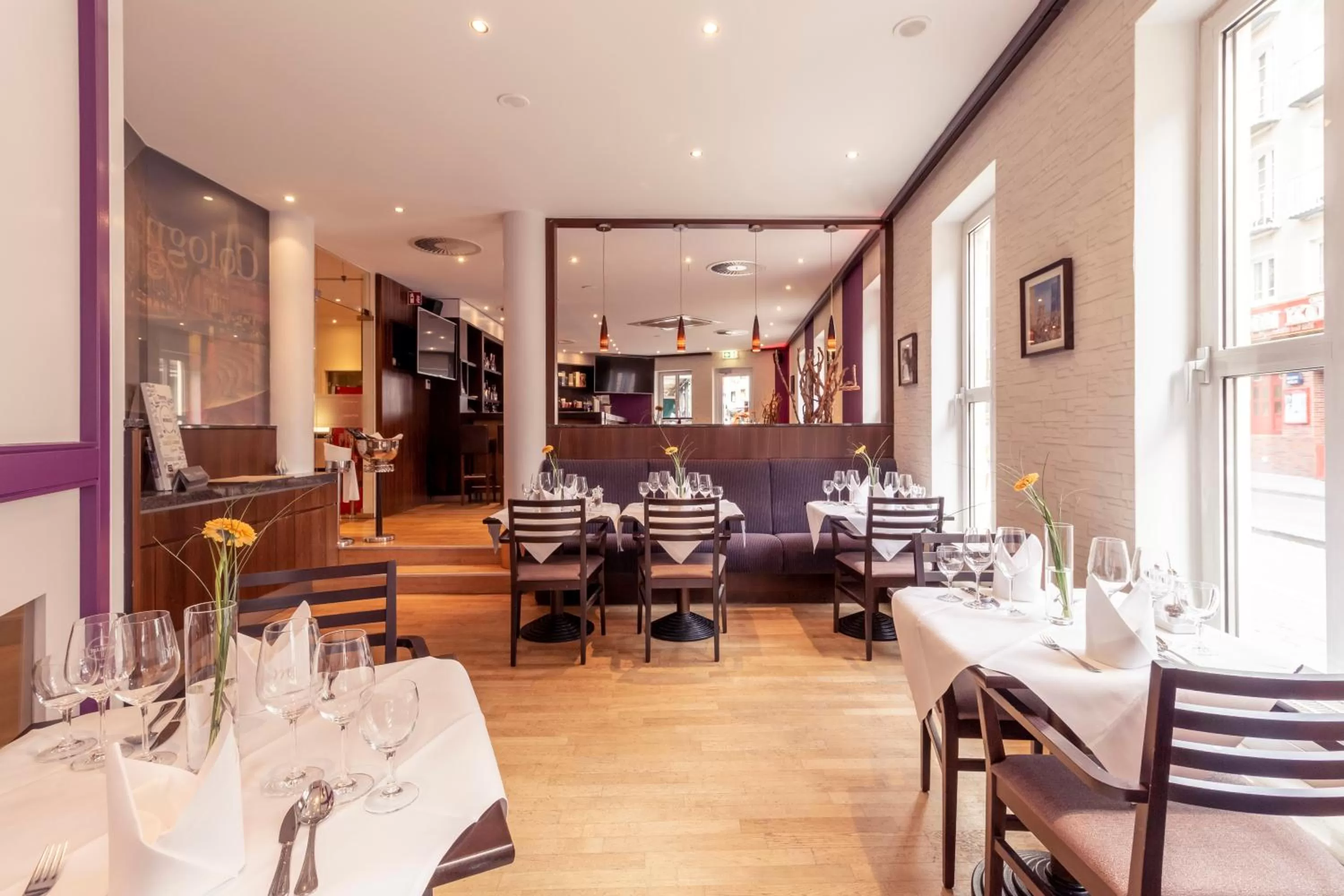 Lounge or bar in Mercure Hotel Köln City Friesenstraße