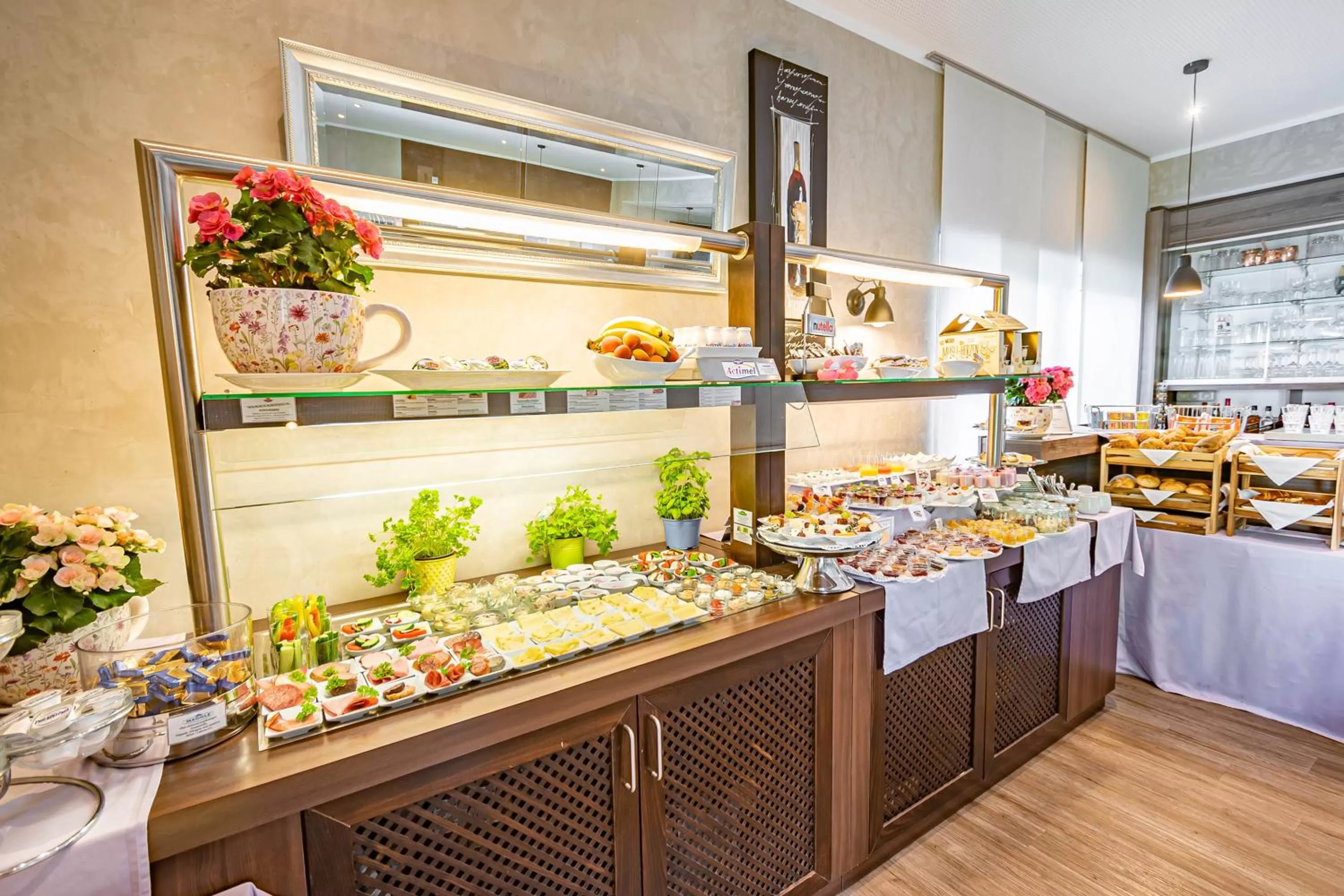 Breakfast in Parkhotel Sonnenberg