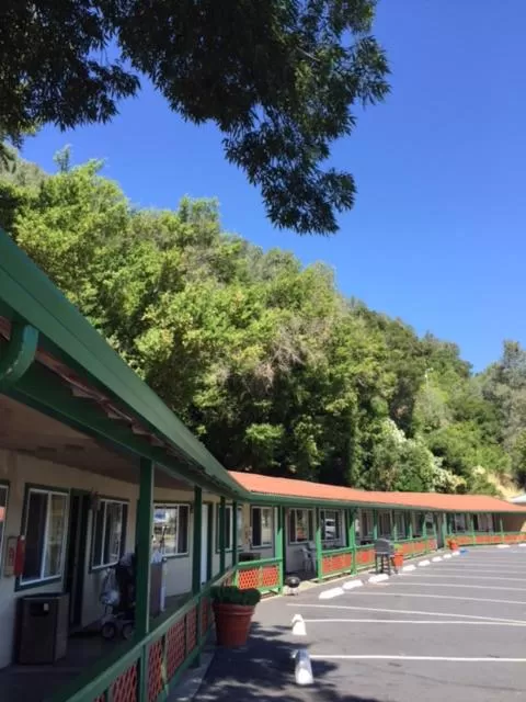 Property Building in Clear Lake Vista Resort