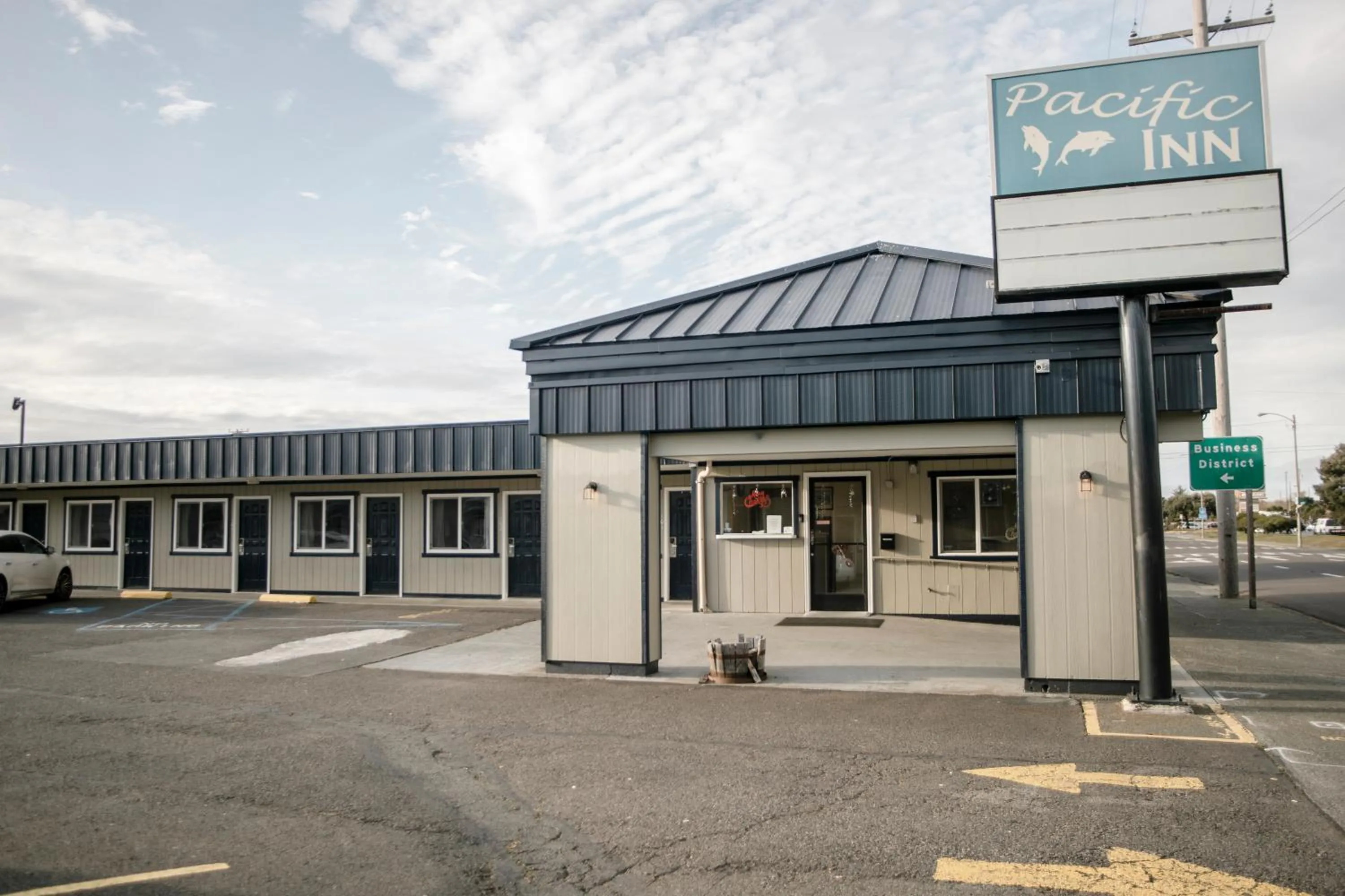 Property logo or sign in Pacific Inn