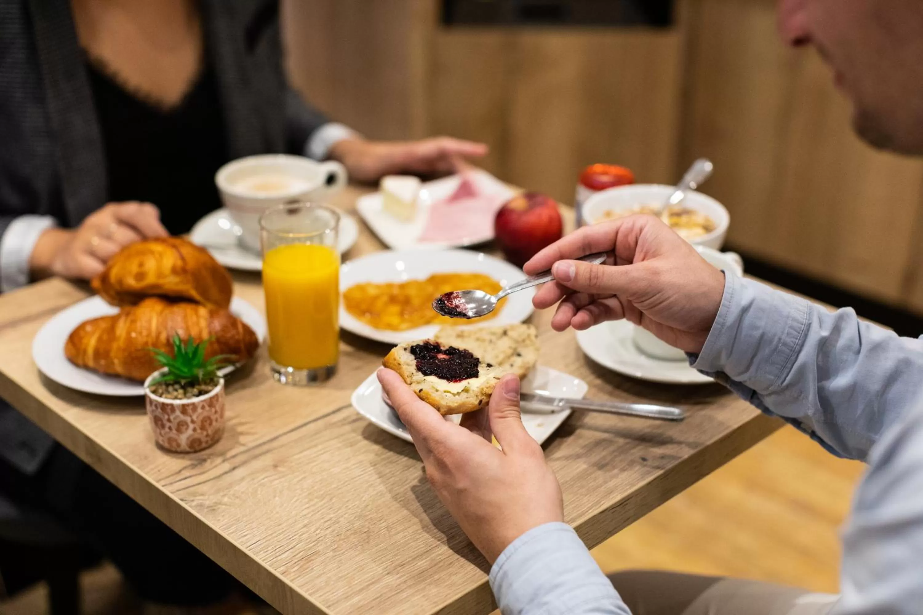 Breakfast in Hôtel Le Florin