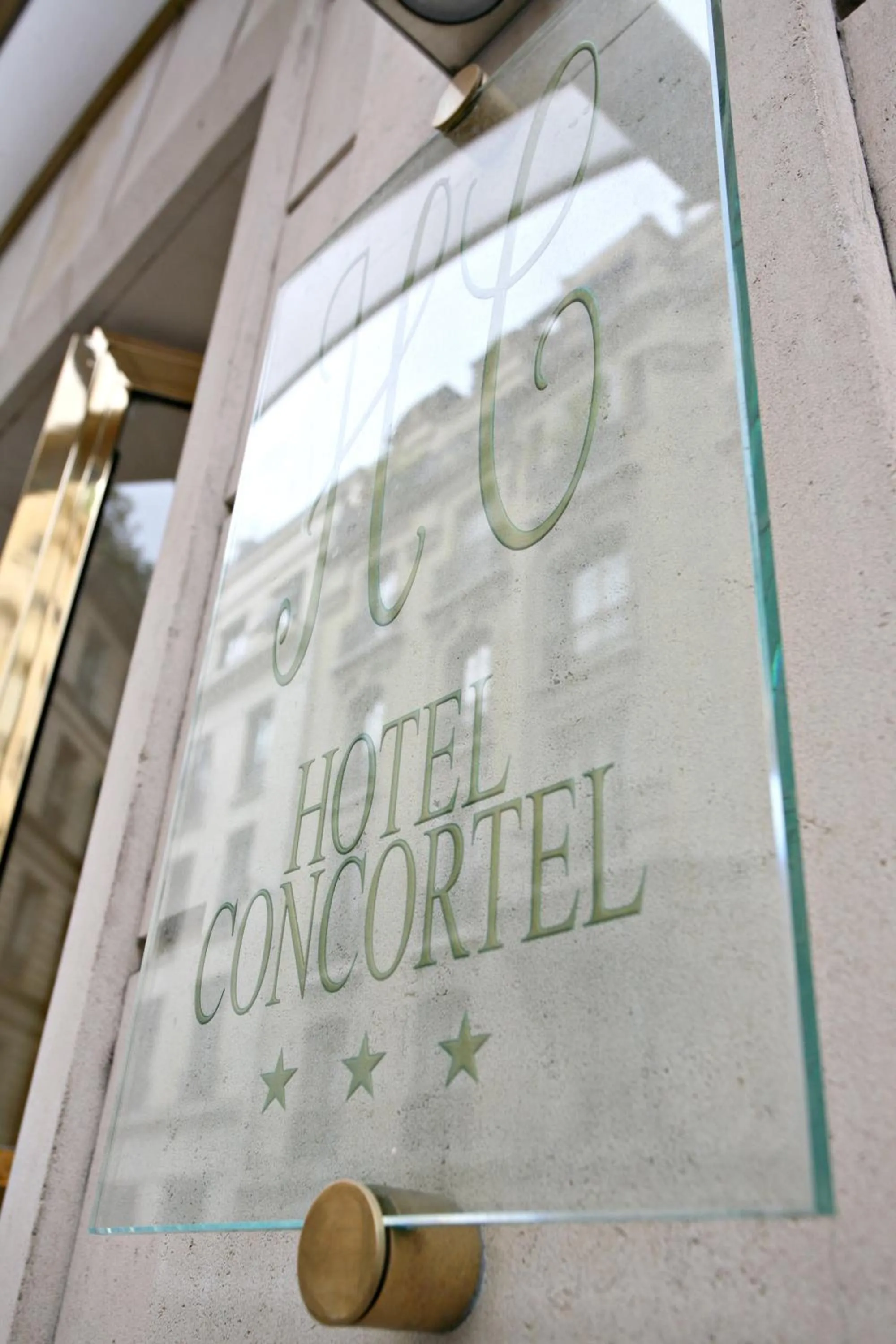 Facade/entrance in Hotel Concortel Paris