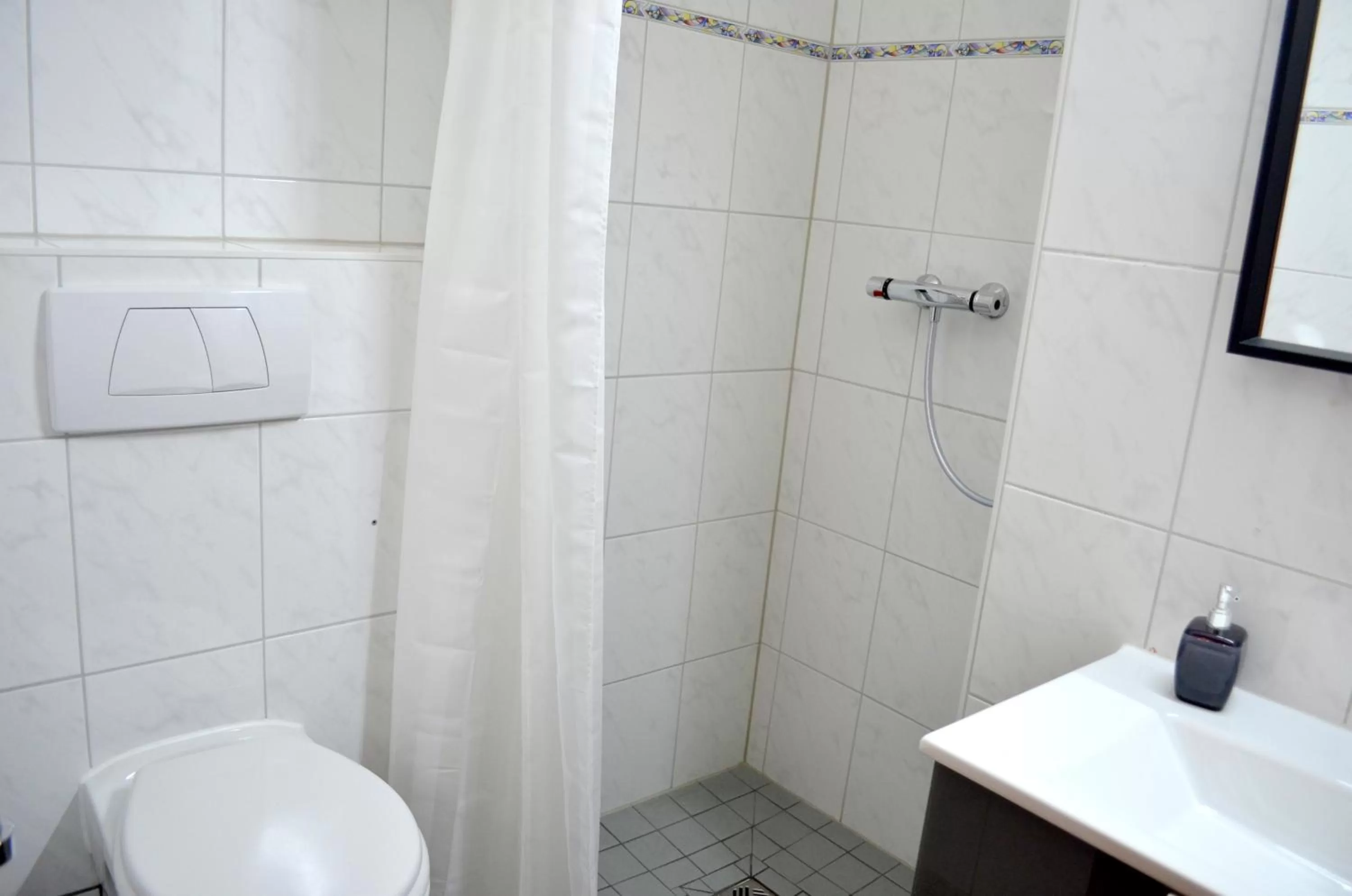 Bathroom in Hana Aparthotel