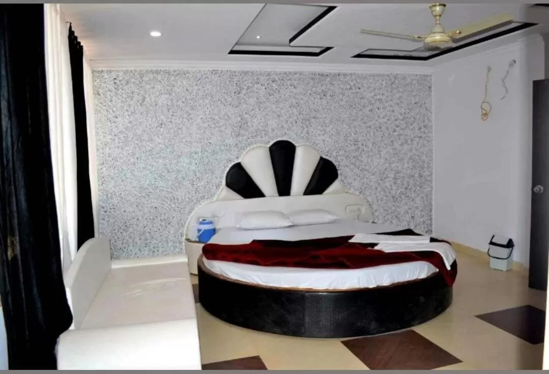 Bed in Hotel Rock View