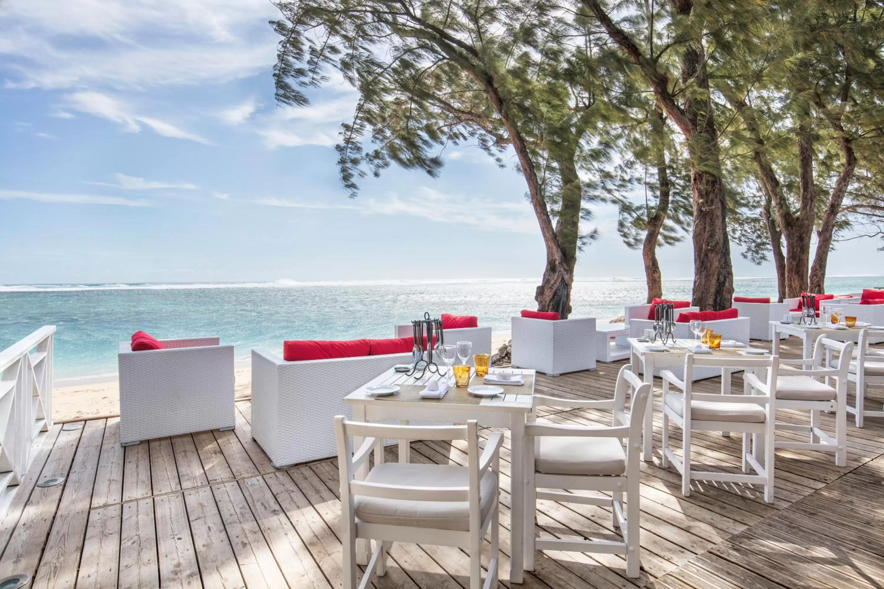 Restaurant/places to eat in LUX* Saint Gilles Resort